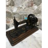 A rare 1890's singer sewing machine model 12K Fiddle base hand crank