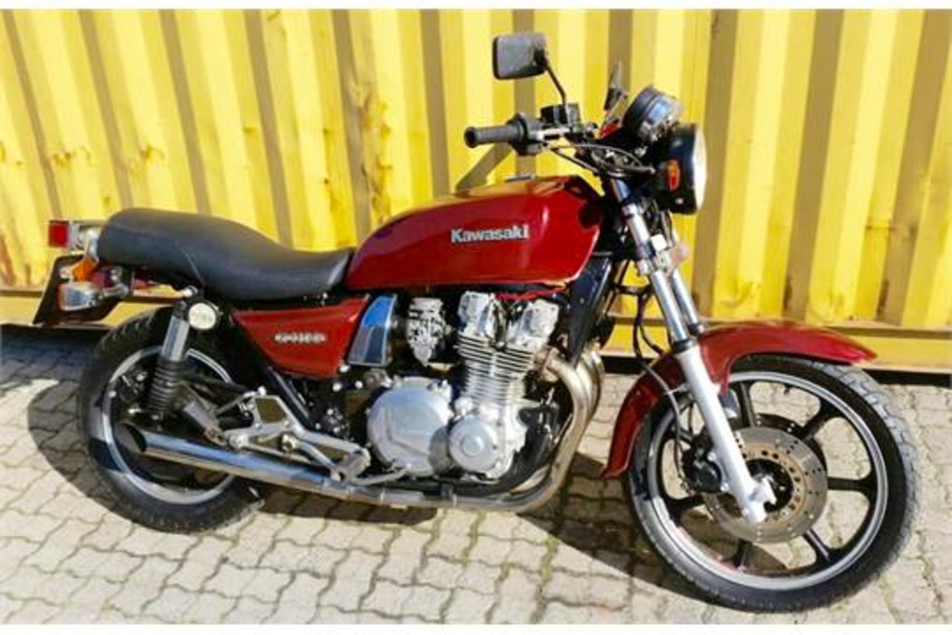 1982 Kawasaki Z1100 in Met Red