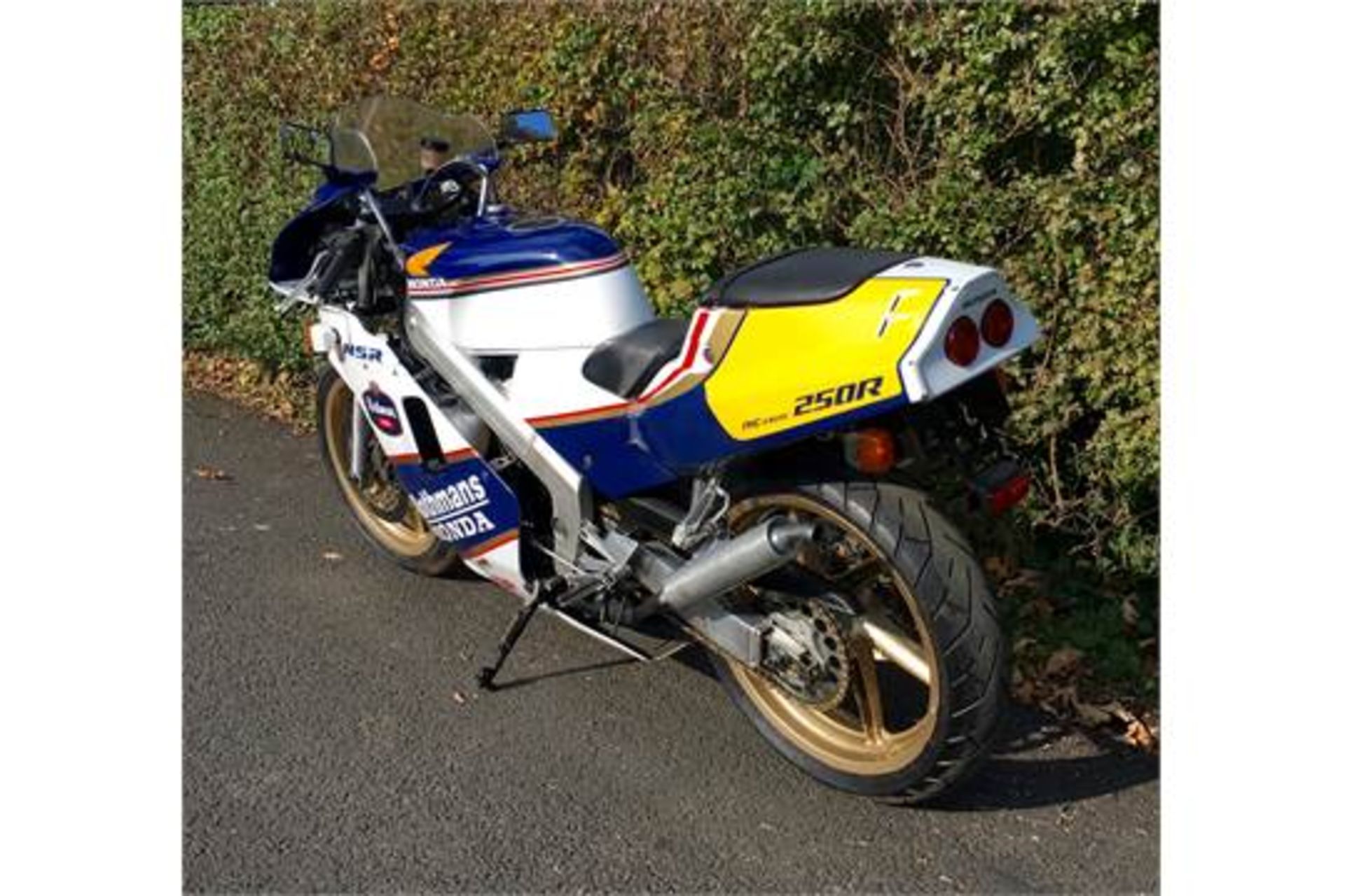 1988 Honda NSR250R SP RJ4 Rothmans Only 5,000kms From New - Image 6 of 9