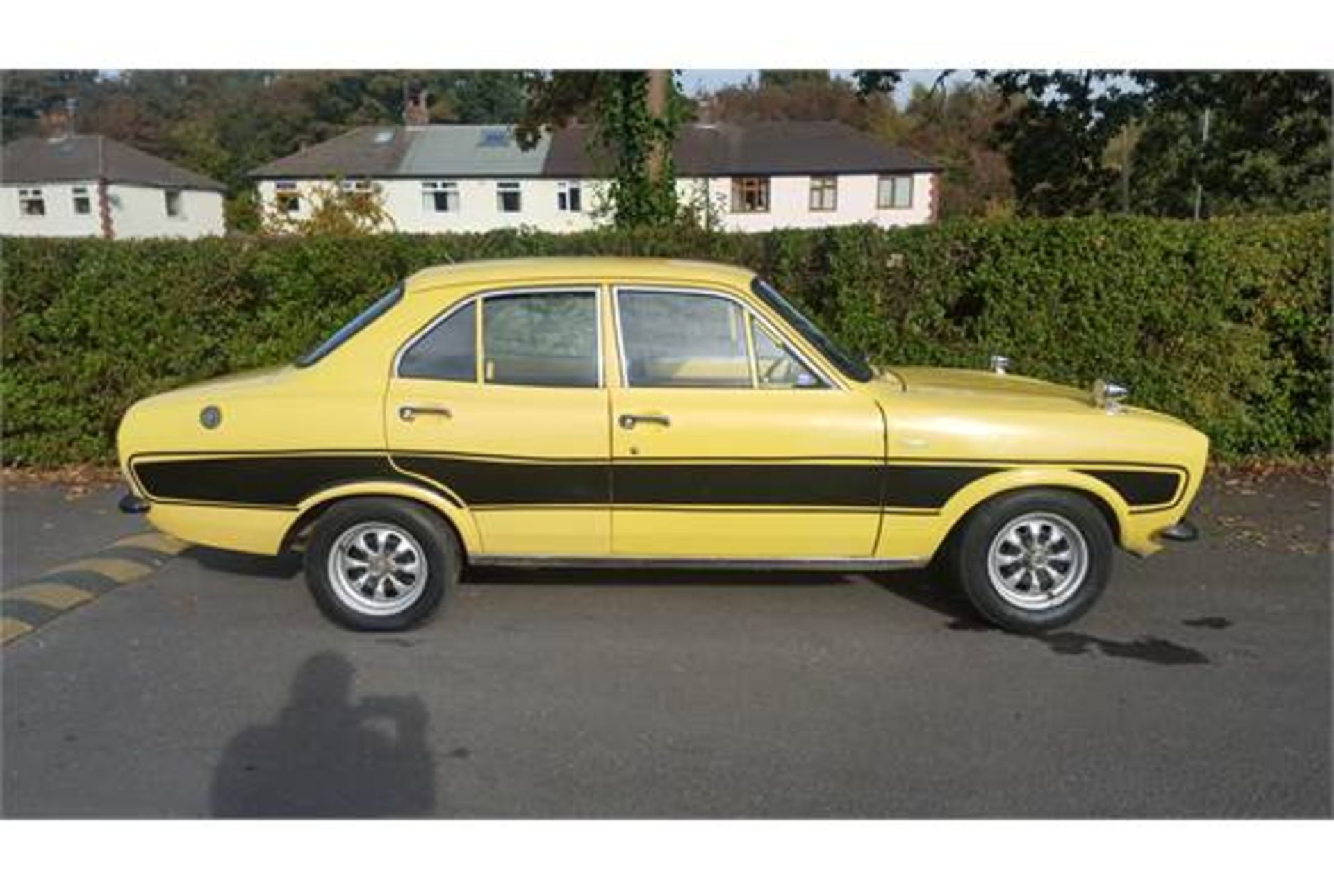 1974 Ford Escort MK1 1.6 Auto 4dr - Image 2 of 10