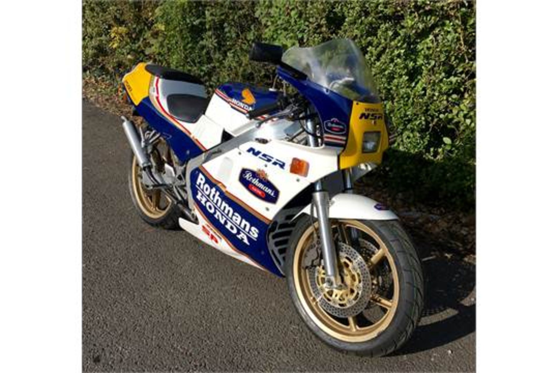 1988 Honda NSR250R SP RJ4 Rothmans Only 5,000kms From New - Bild 2 aus 9