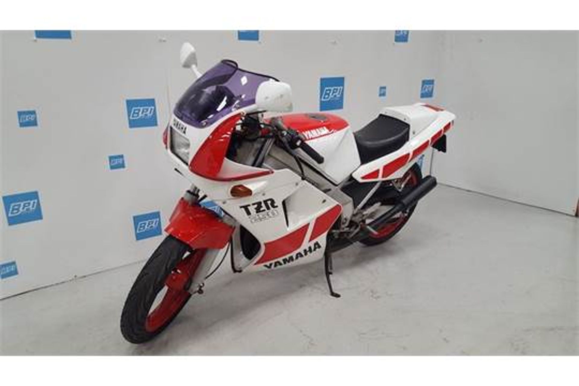 1989 Yamaha TZR250 2 Stroke - {053601} - Bild 4 aus 7