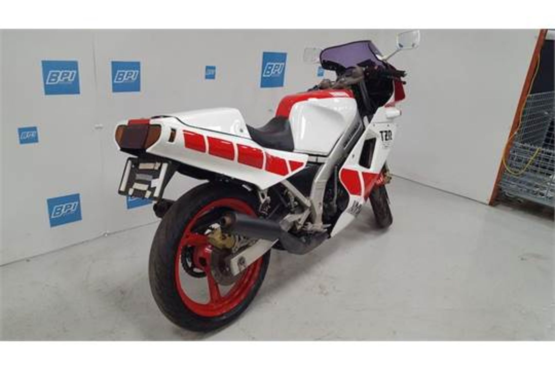 1989 Yamaha TZR250 2 Stroke - {053601} - Image 3 of 7