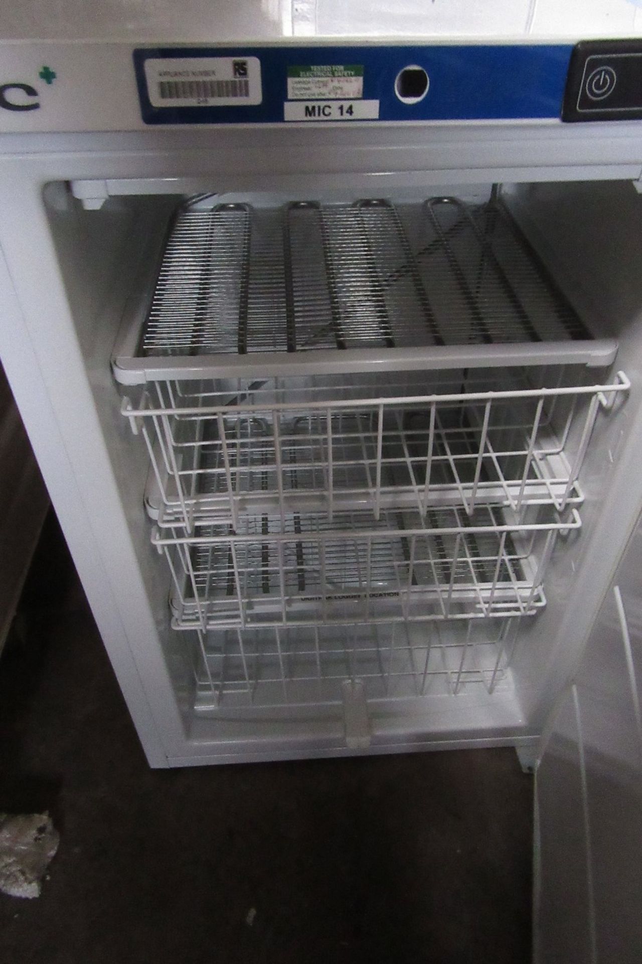 LEC ISU57 Refrigerator, 240V - Image 2 of 3