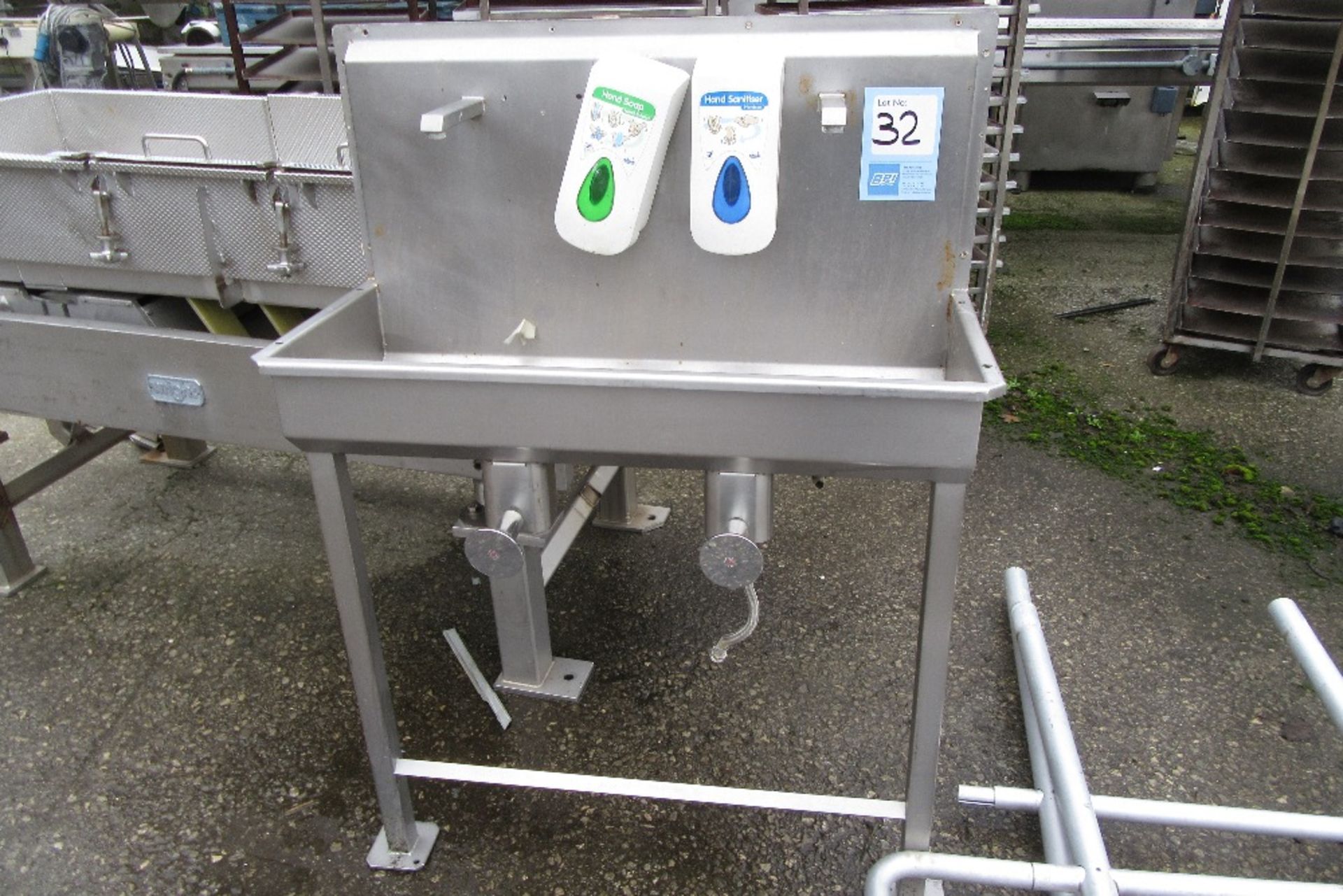 Stainless Steel Knee Wash Station