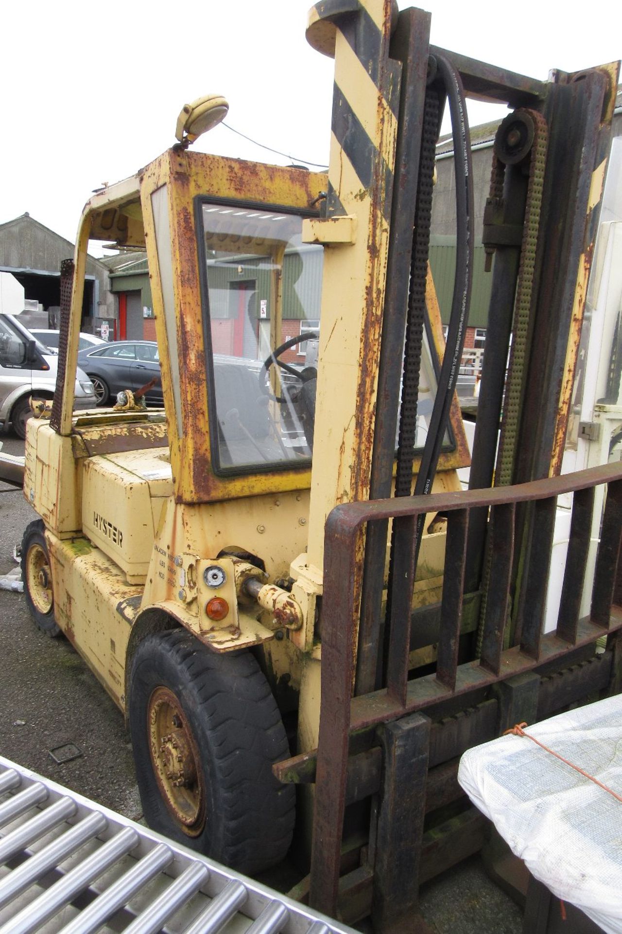 Hyster Diesel Forklift Truck, Capacity: 8000Lbs, Lift: 96", Yer of Manufacture: 1986