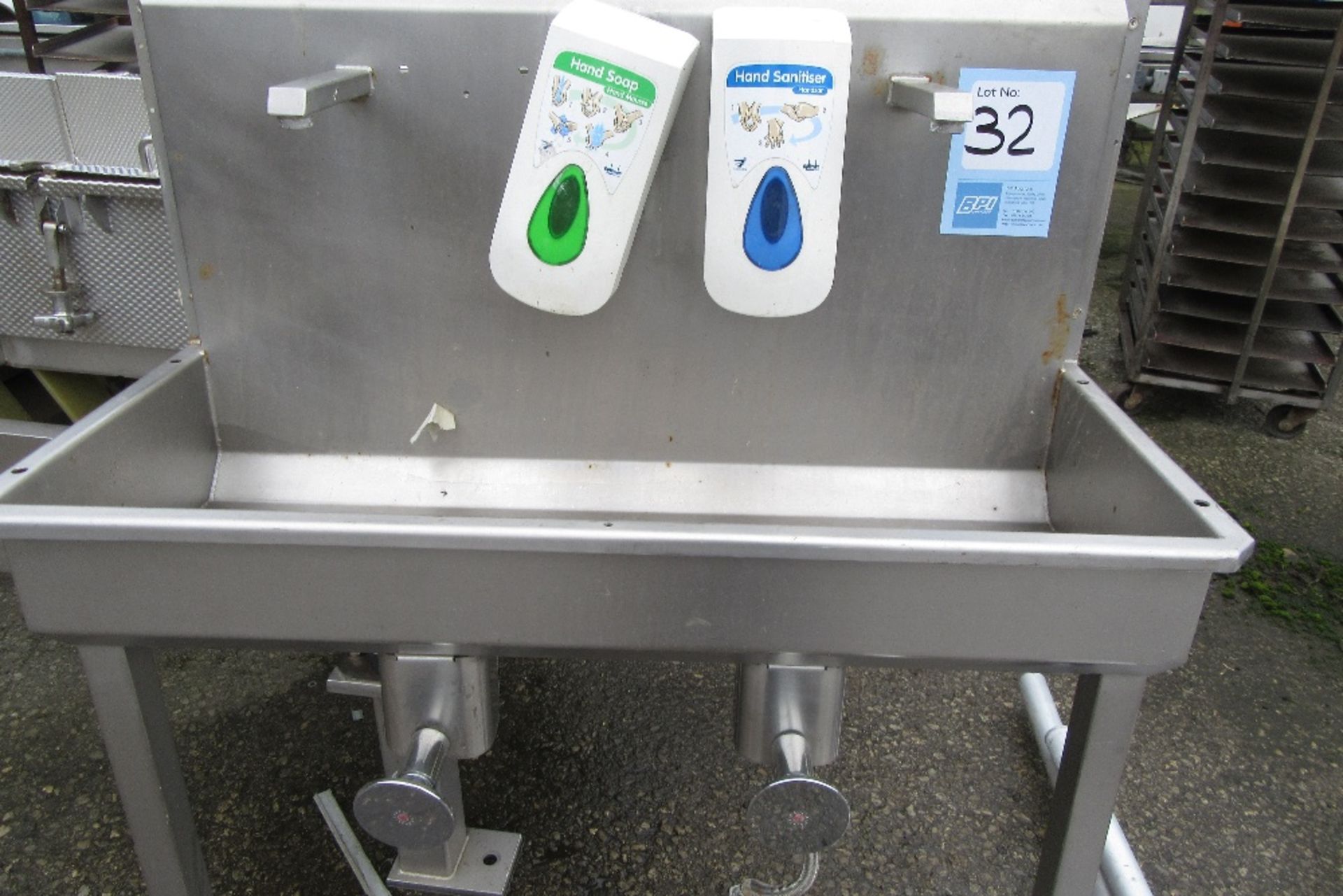 Stainless Steel Knee Wash Station - Image 2 of 2