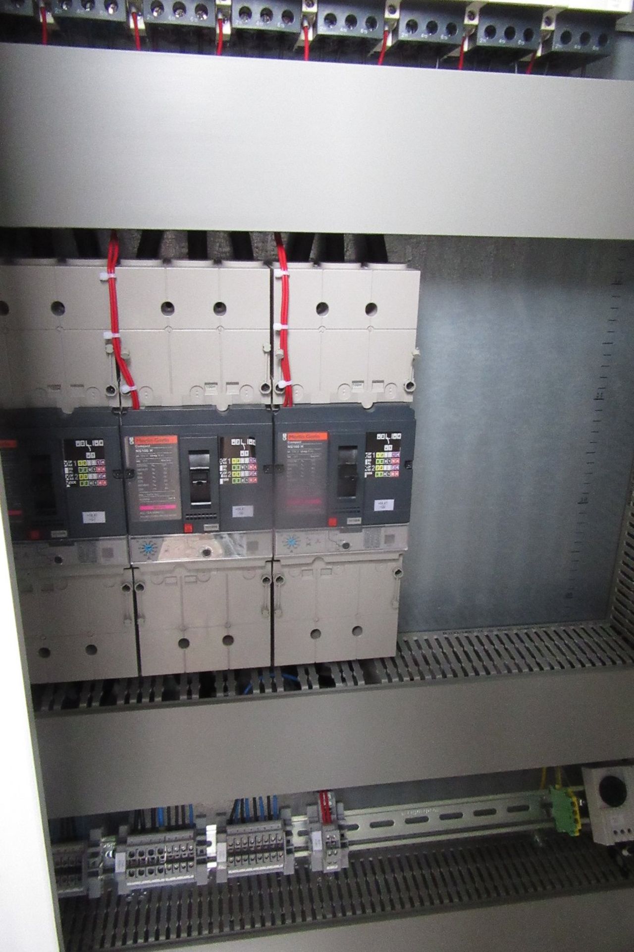 Woodward Power Solutions LV Station Auxilaries Control Cabinet inc: Schneider NS800H, Siemens Simati - Bild 8 aus 17
