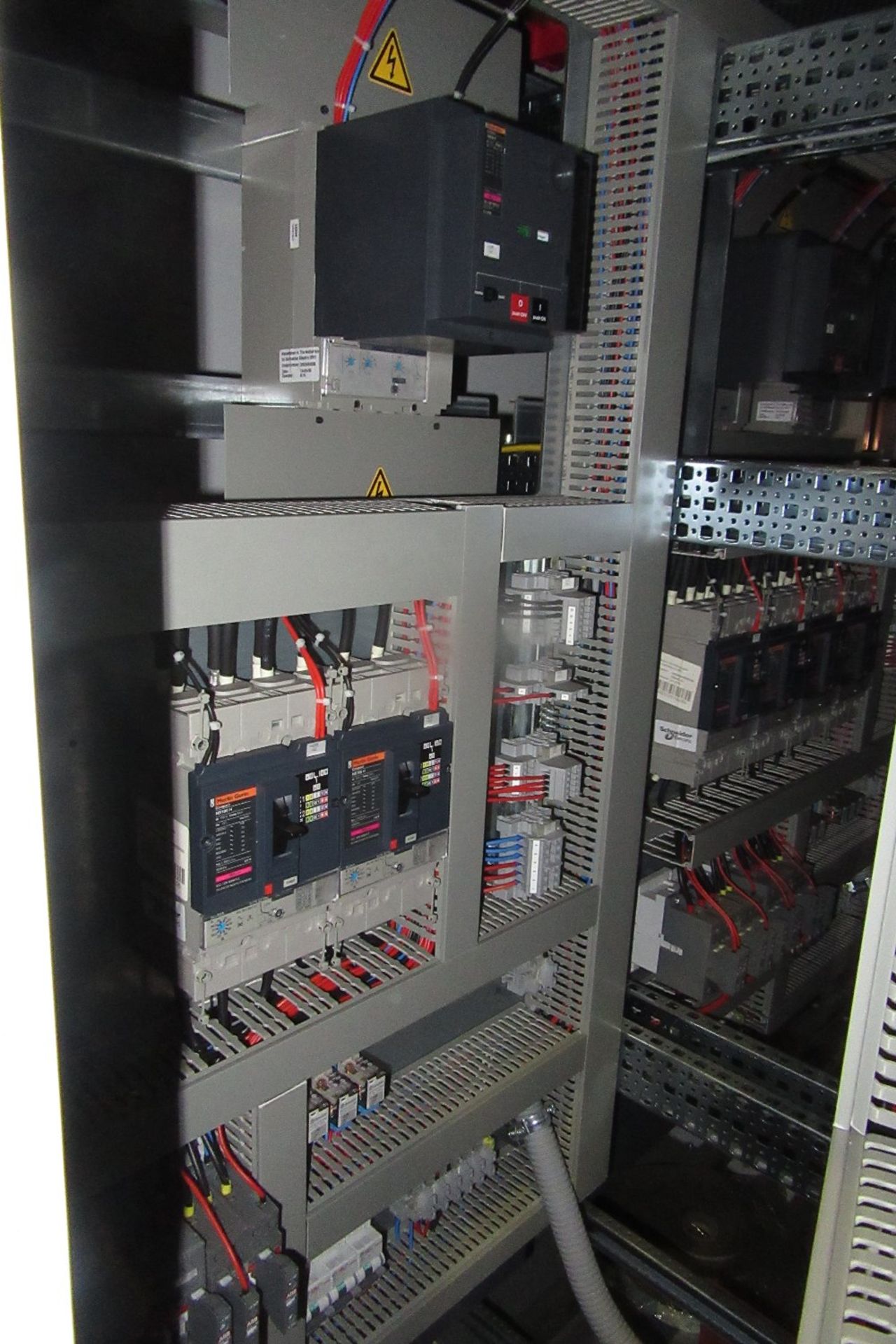 Woodward Power Solutions Feeder Engine / Station Transformer Control Cabinet inc: Merlin Gerin Compa - Bild 3 aus 16