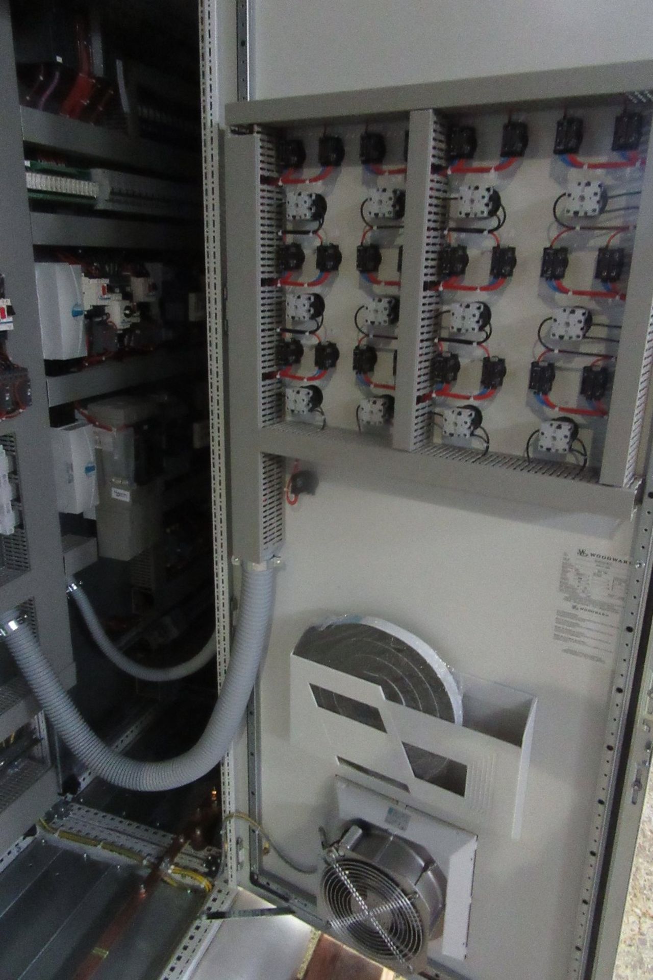 Woodward Power Solutions Radiator / Engine MCC Control Cabinets inc: Merlin Gerin Compact NS630N, Me - Bild 6 aus 16