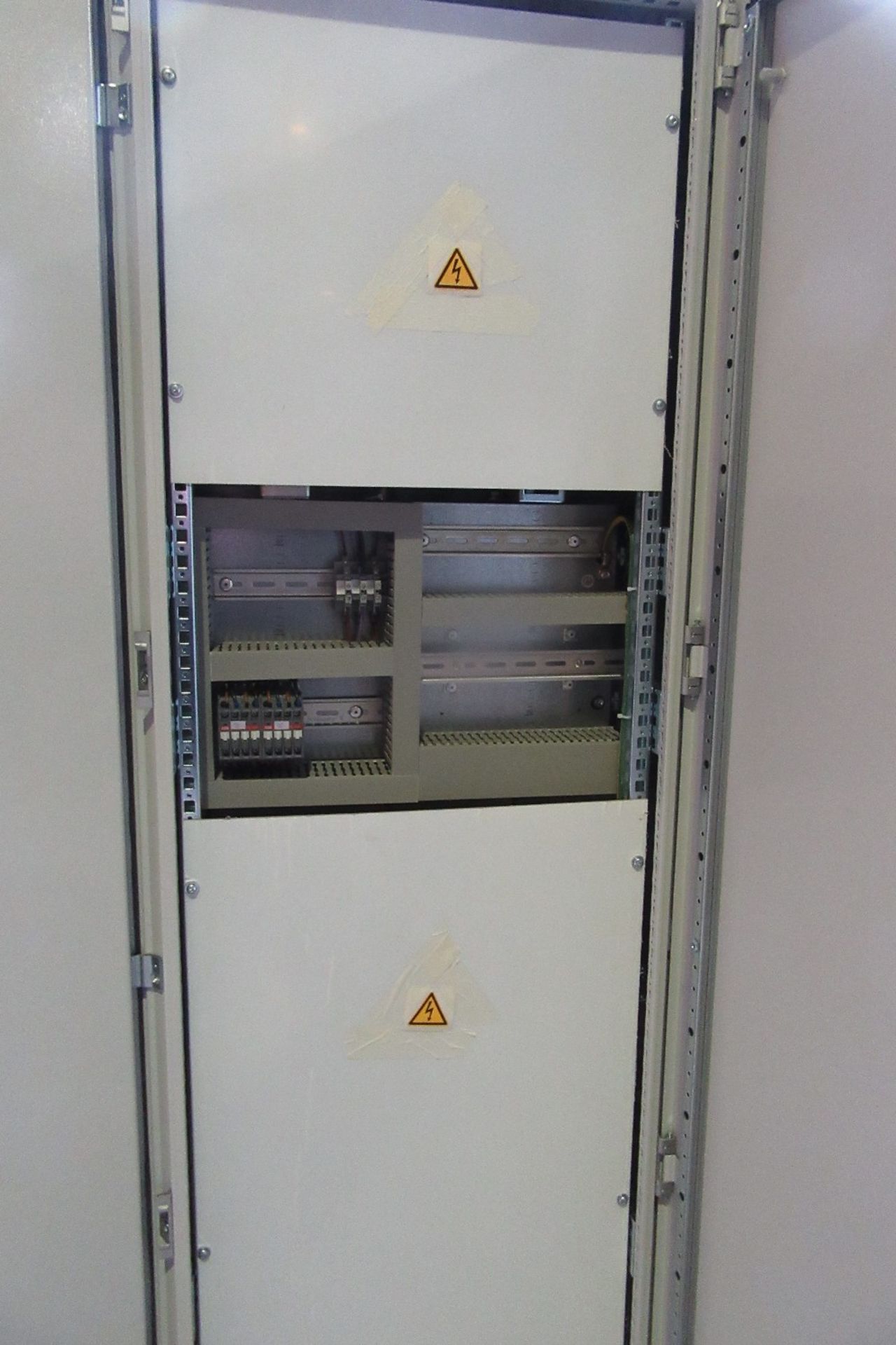 Woodward Power Solutions Generator Control Cabinet inc: Fuses - Bild 4 aus 7
