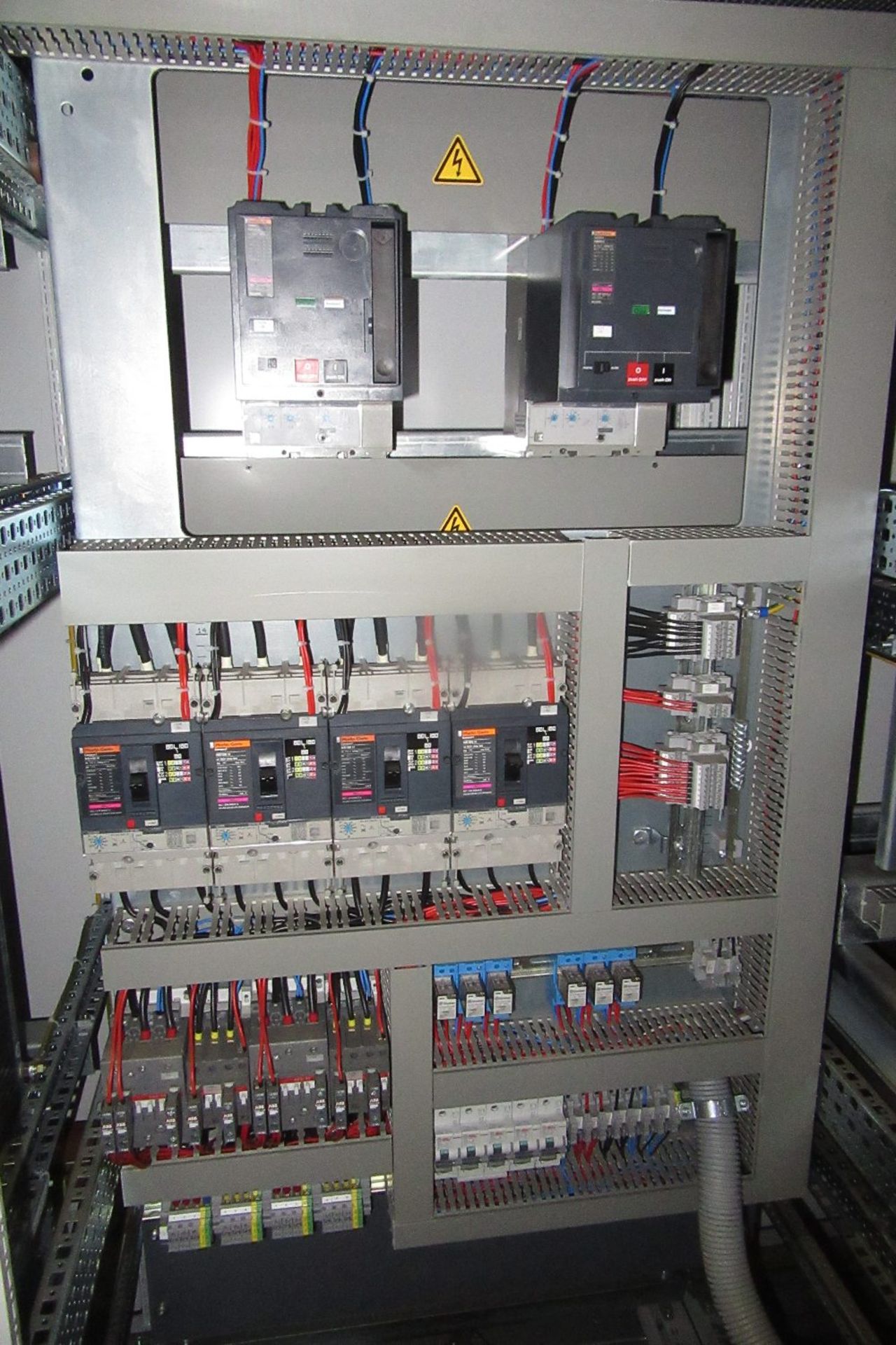 Woodward Power Solutions Feeder Engine / Station Transformer Control Cabinet inc: Merlin Gerin Compa - Bild 6 aus 14