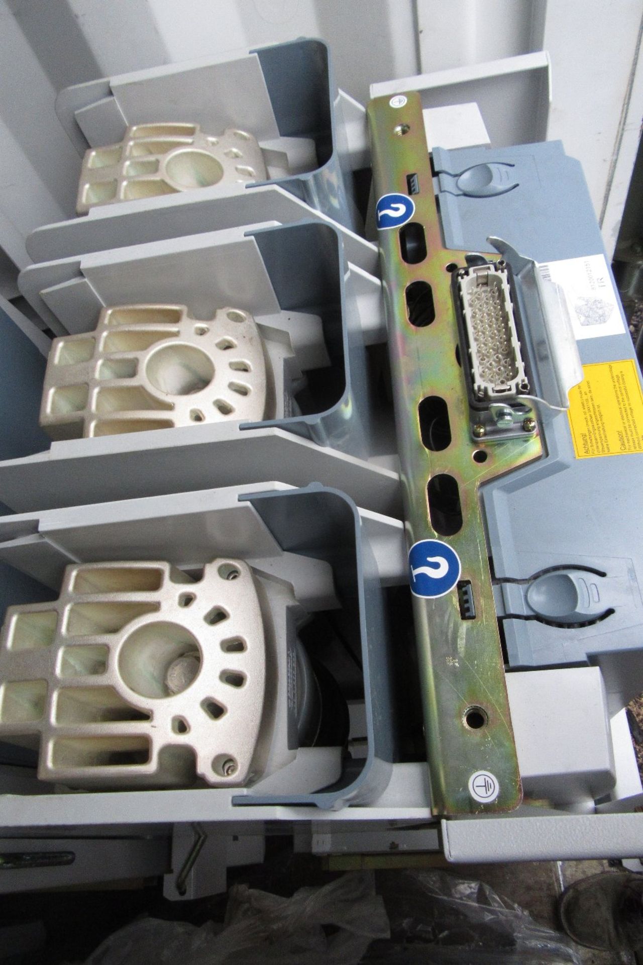 Siemens Sion 3AE1286-2 Circuit Breaker, UR: 17.5kV 50/60Hz, ISC: 40.0kA, Year of Manufacture: 2009 - Bild 5 aus 7