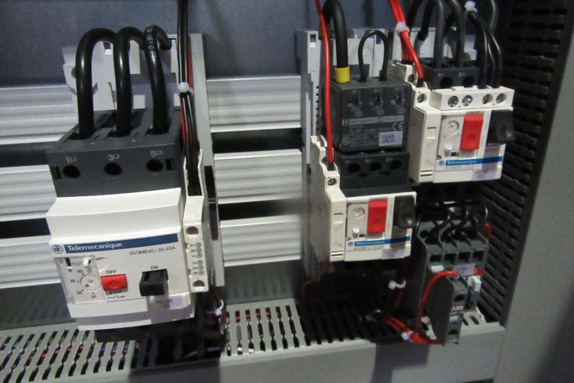 Woodward Power Solutions Radiator / Engine MCC Control Cabinets inc: Merlin Gerin Compact NS630N, Me - Bild 12 aus 16
