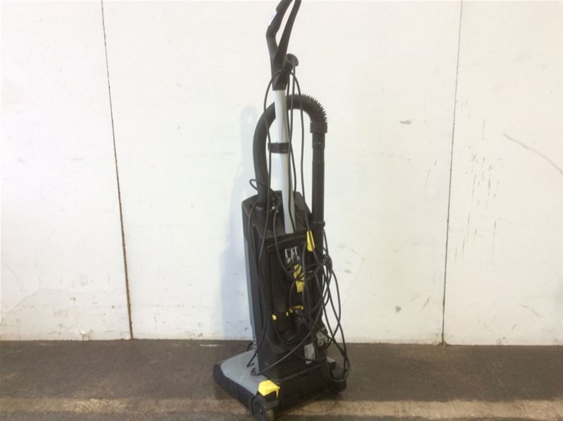 KARCHER PROFESSIONAL CV 38/2 UPRIGHT BRUSH VACUUM CLEANER 240V - Image 2 of 3