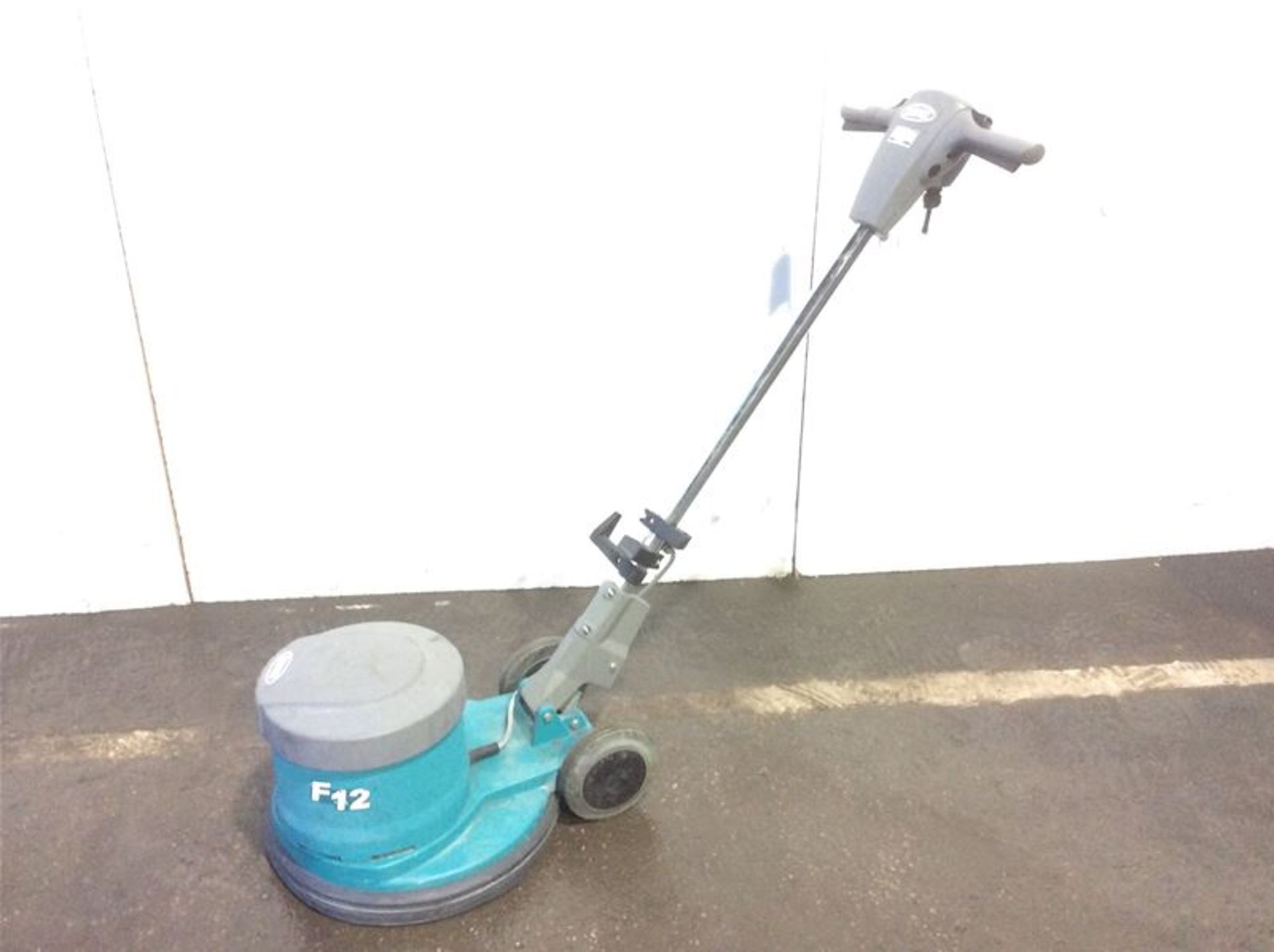 TENNANT F12 FLOOR BUFFER / POLISHER