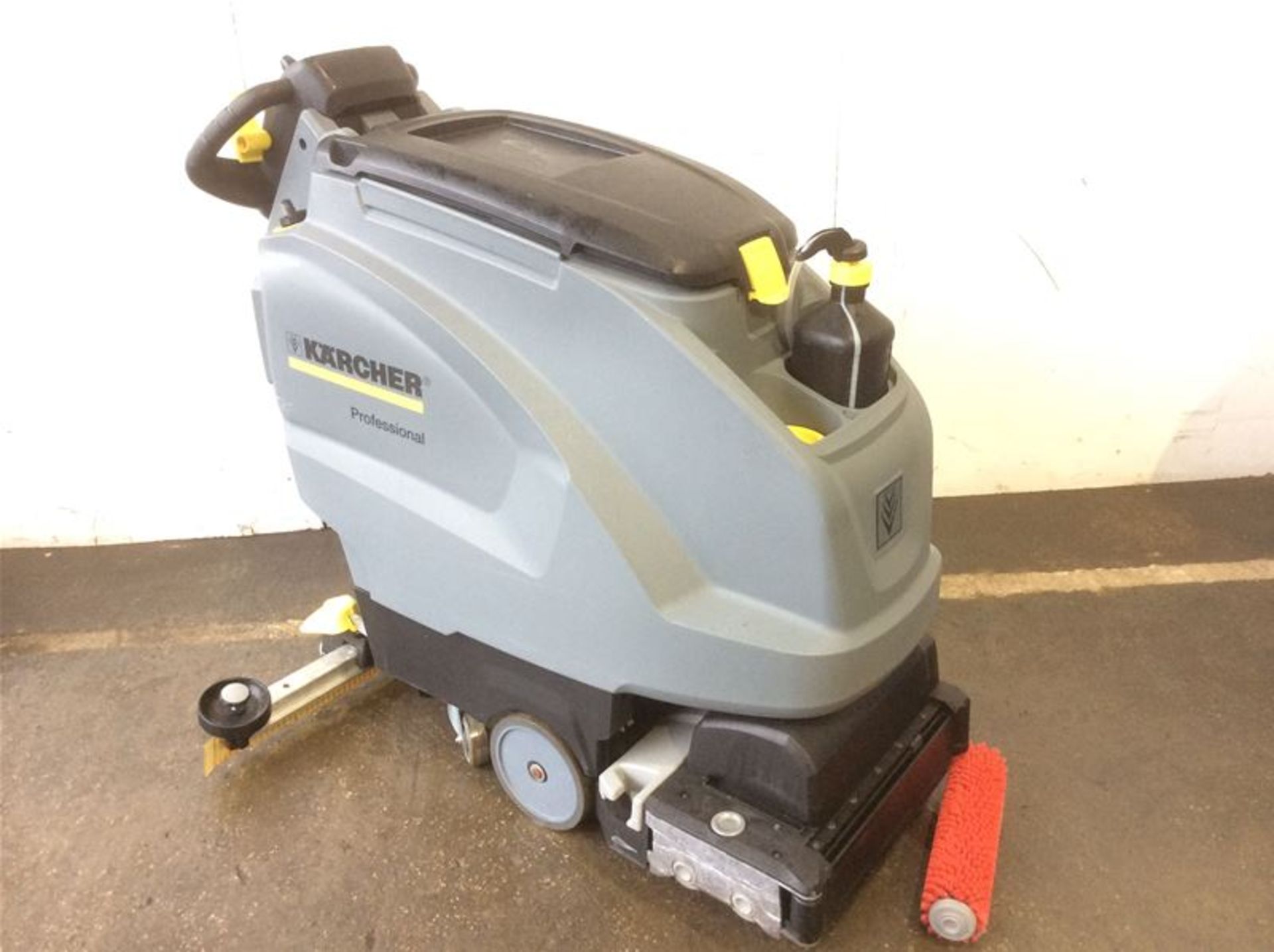 KARCHER B 40W WALK BEHIND SCRUBBER DRYER - BATTERY OPERATED