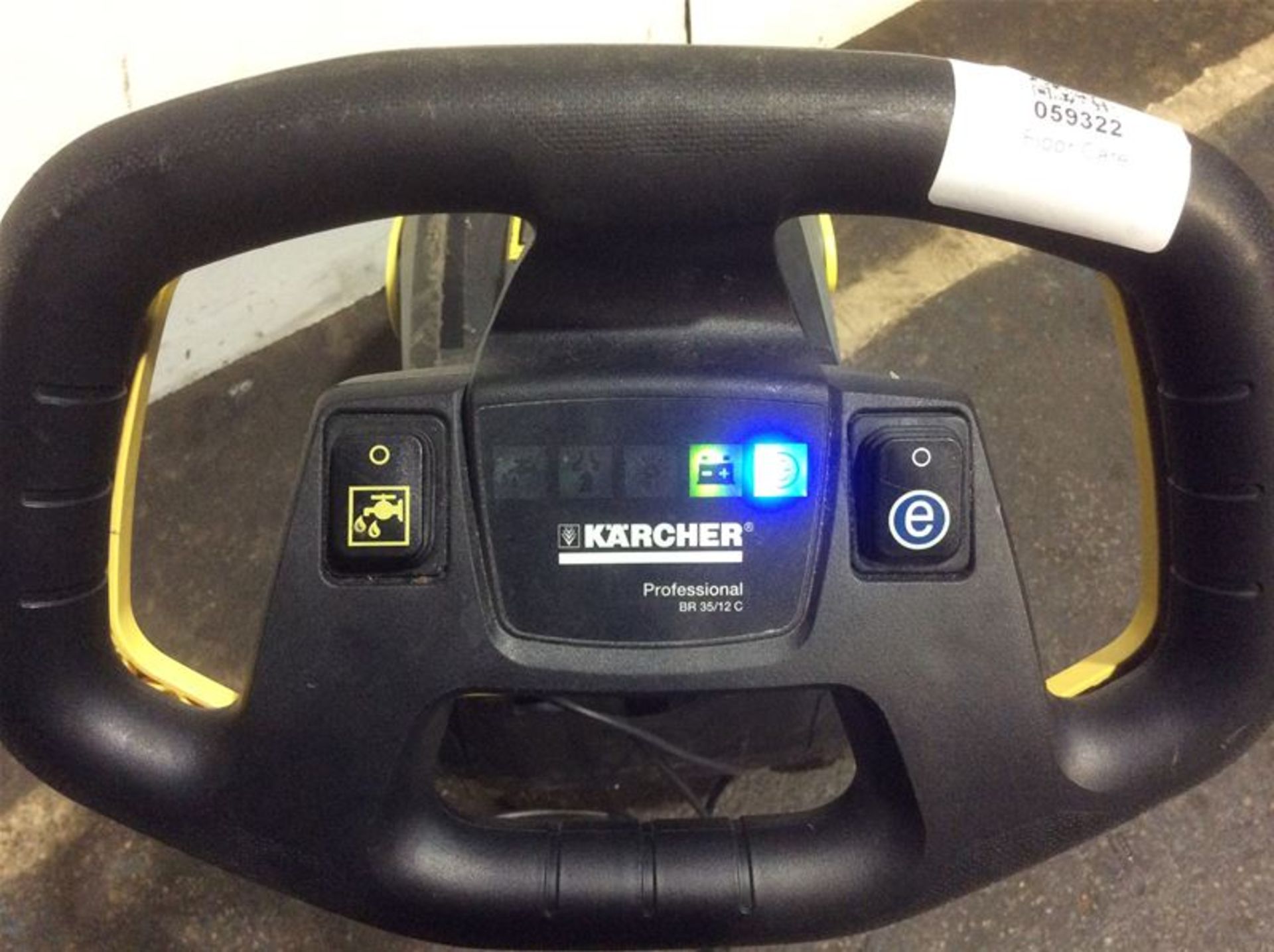 KARCHER BR 35/12 C WALK-BEHIND COMPACT FLOOR SCRUBBER - BATTERY OPERATED - Image 3 of 3