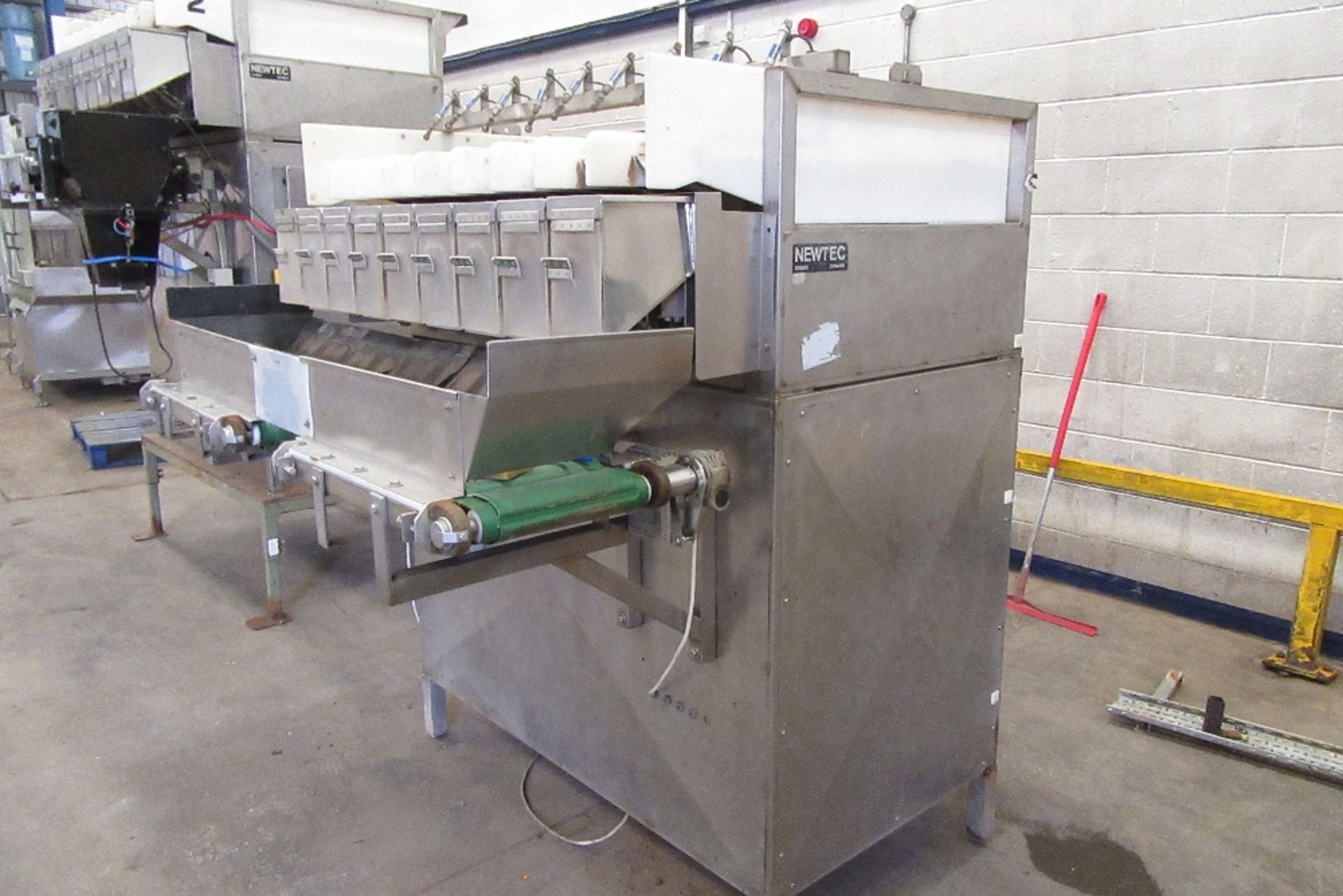Newtec 2009 Stainless Steel 9 Head Weigher c/w Centre Fill Conveyors - Image 3 of 6