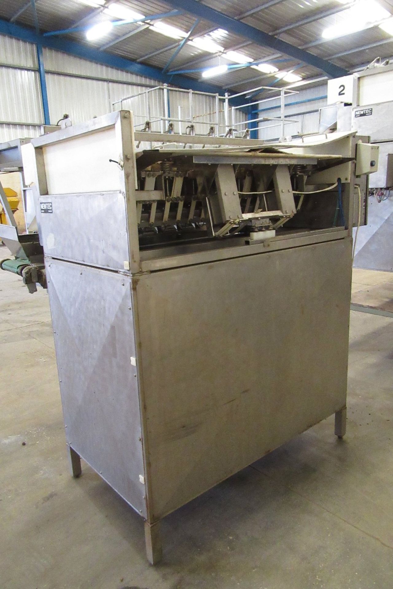 Newtec 2009 Stainless Steel 9 Head Weigher c/w Centre Fill Conveyors - Image 4 of 6