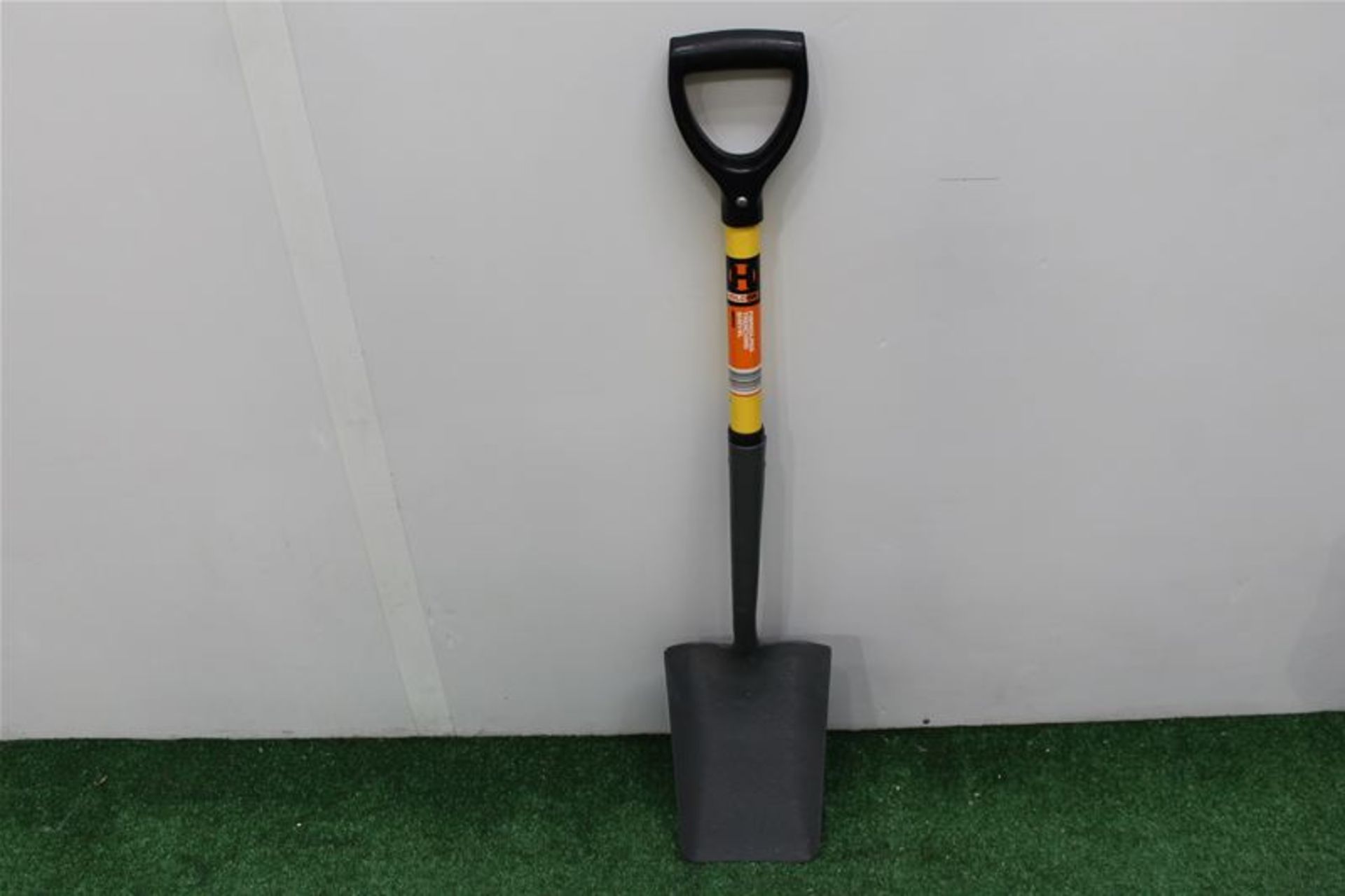 10 x HOLDON Fibreglass Trenching Shovel - MYD