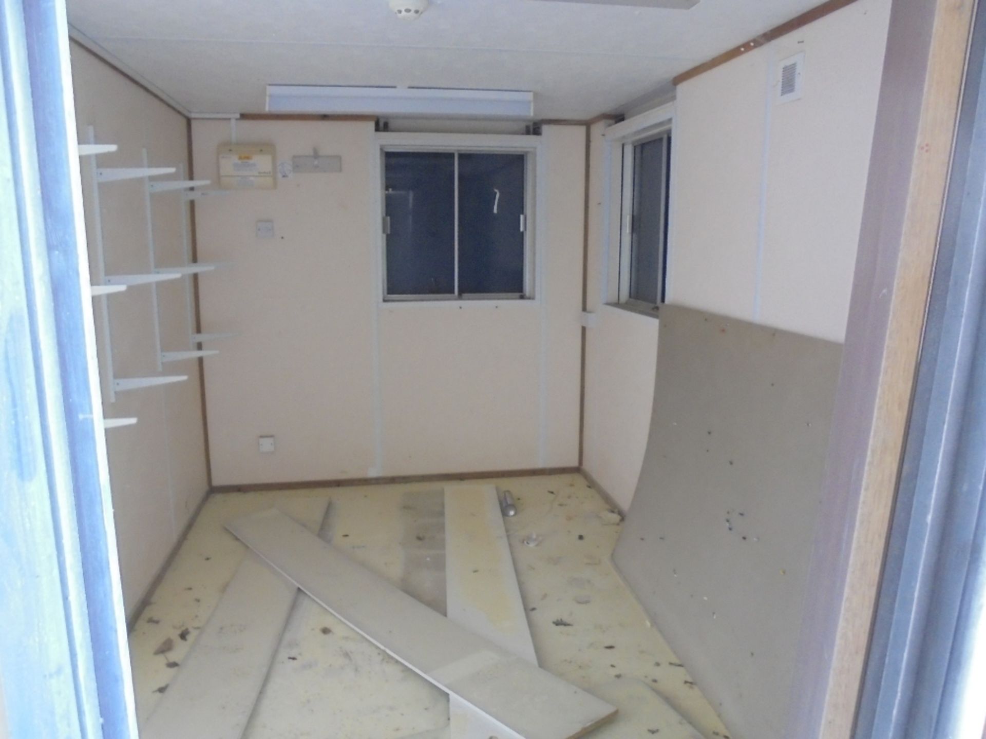 WFR358 32ft x 9ft Anti Vandal Double Office / Kitchen - Image 6 of 7