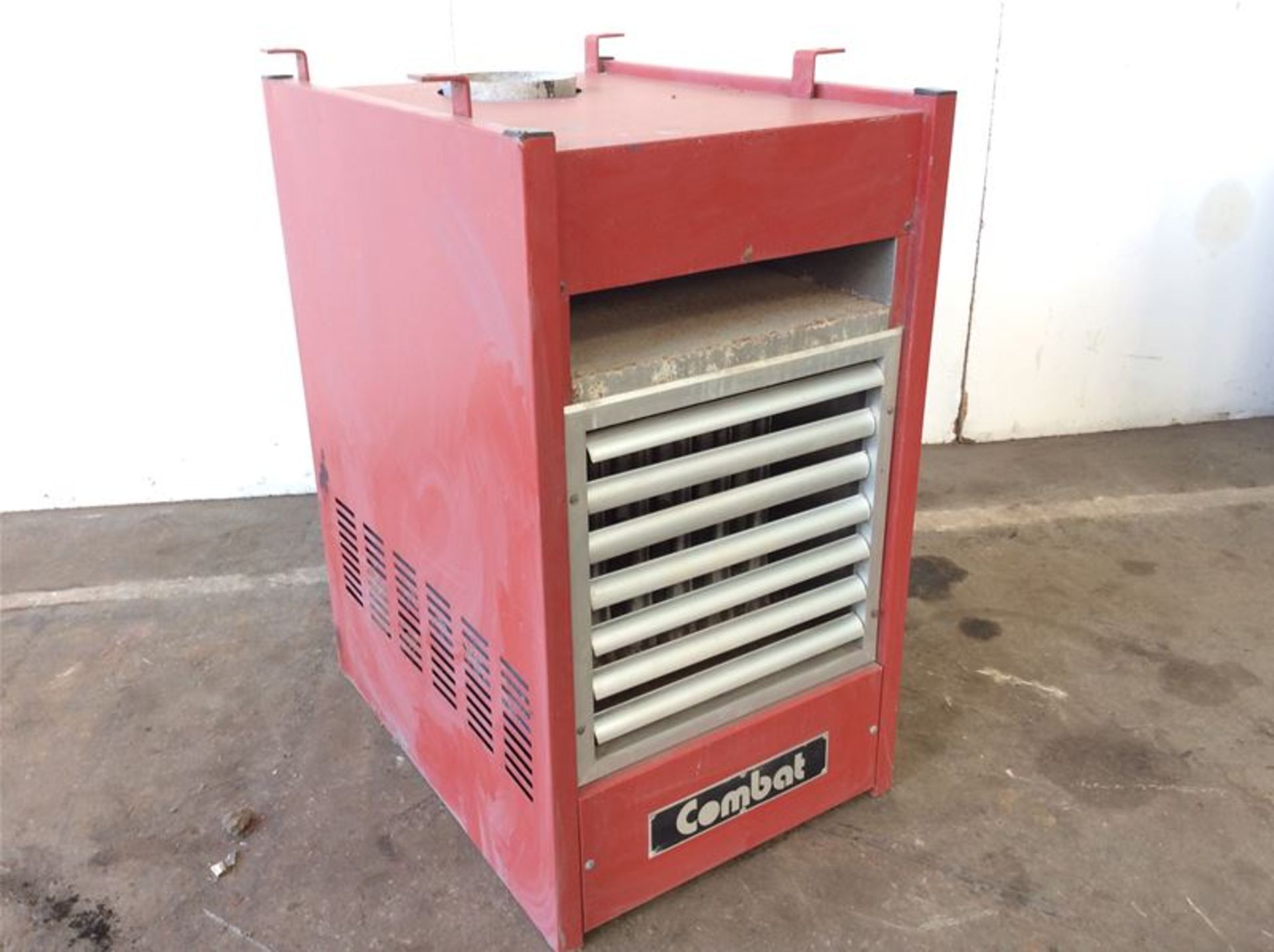 COMBAT CUHA 120 NATURAL GAS FIRED AIR SPACE HEATER - 33KW