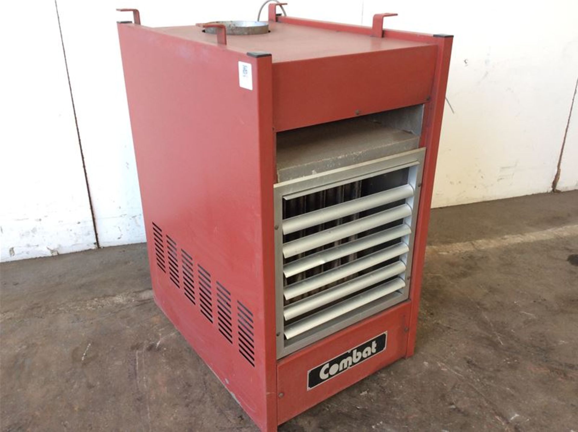 COMBAT CUHA 120 NATURAL GAS FIRED AIR SPACE HEATER - 33KW