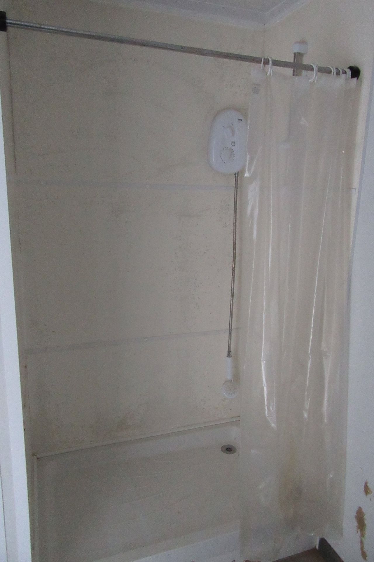 BBN12194 32ft x 10ft Anti Vandal Jack Leg Drying / Shower Room - Image 7 of 7