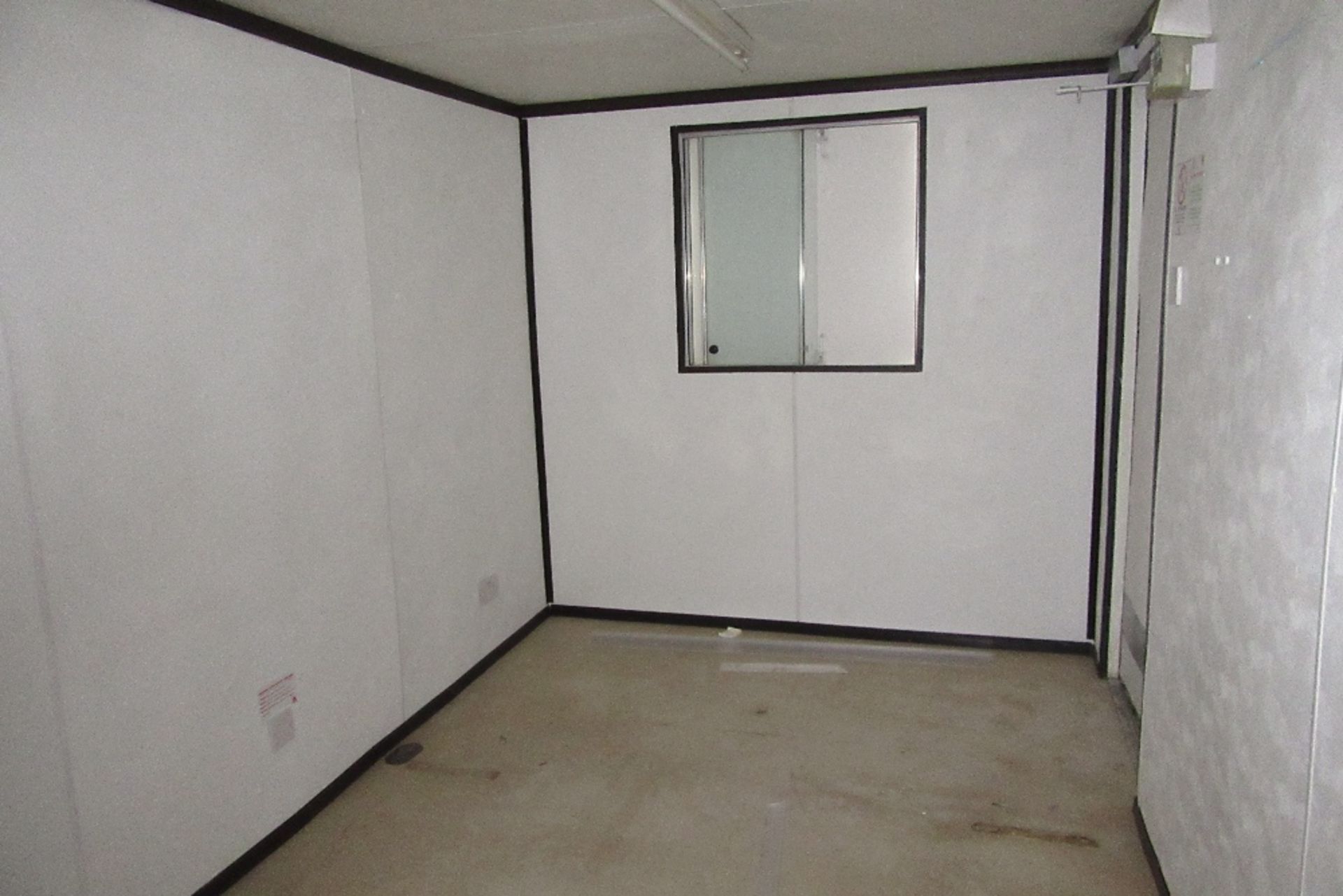 A260937 16ft x 8ft Anti Vandal Office - Image 5 of 5