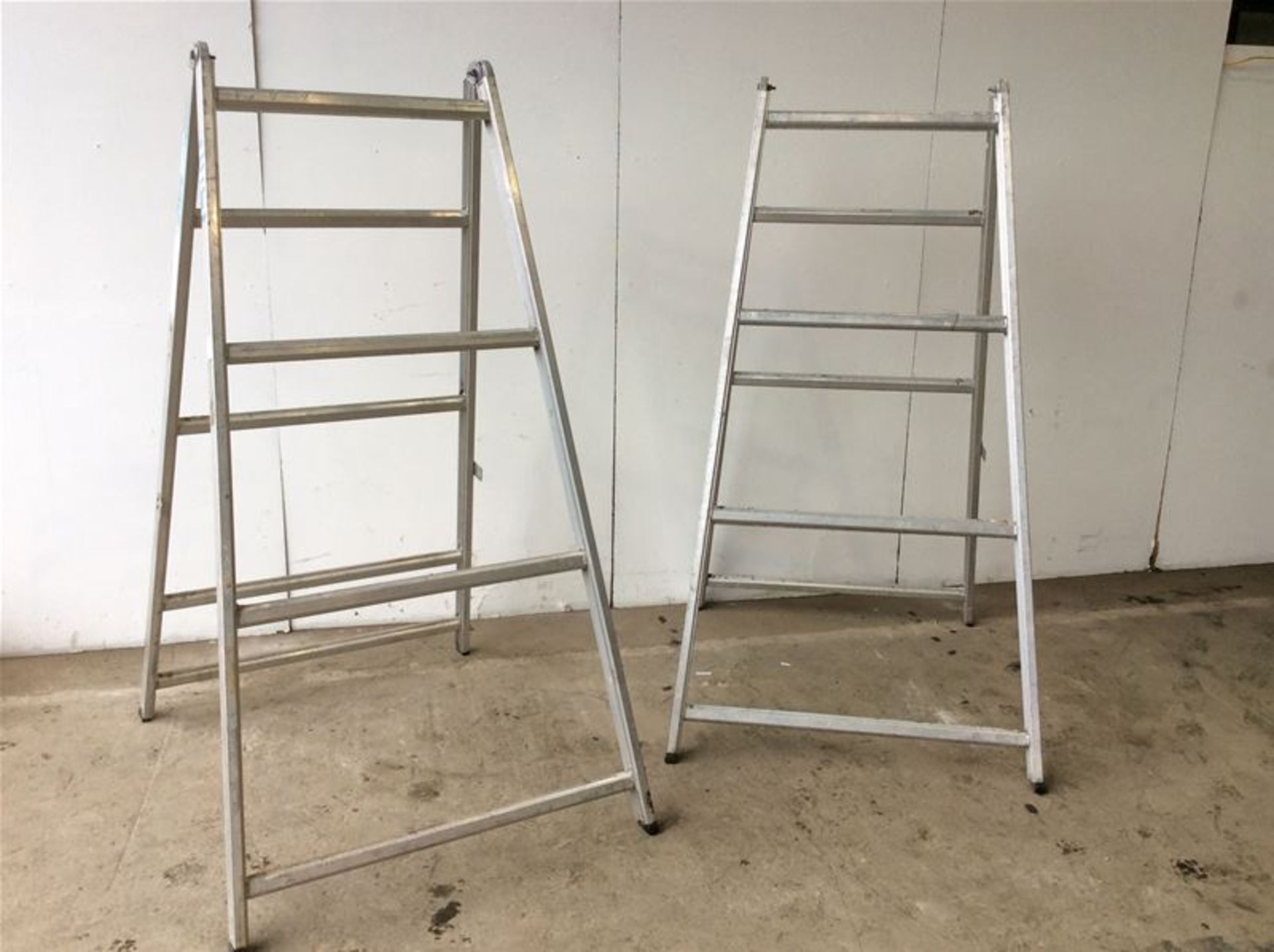 X2 YOUNGMAN ALUMINUM TRESTLES - 2M