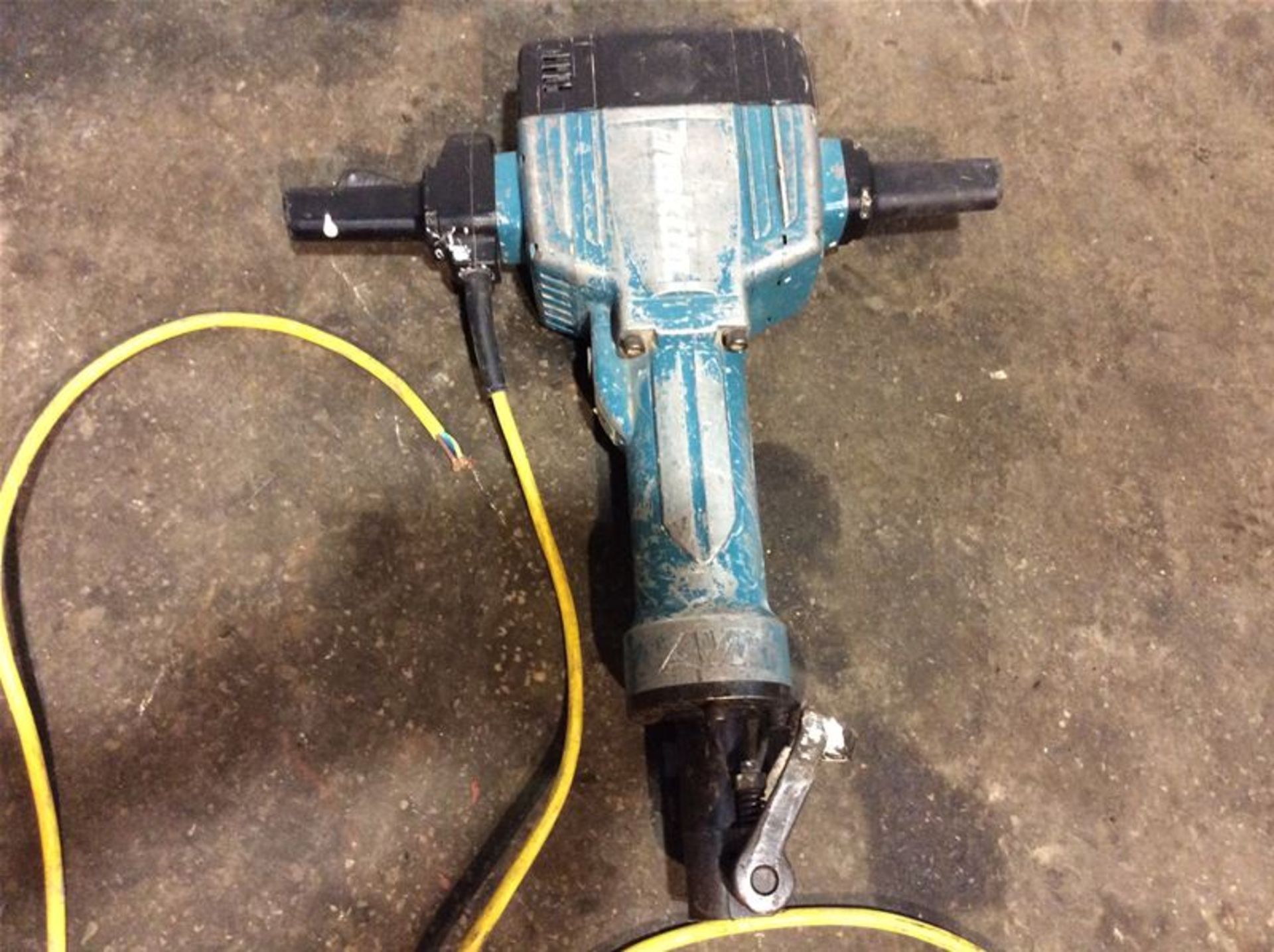 MAKITA HM1810 H/D DEMOLITION BREAKER - 110V