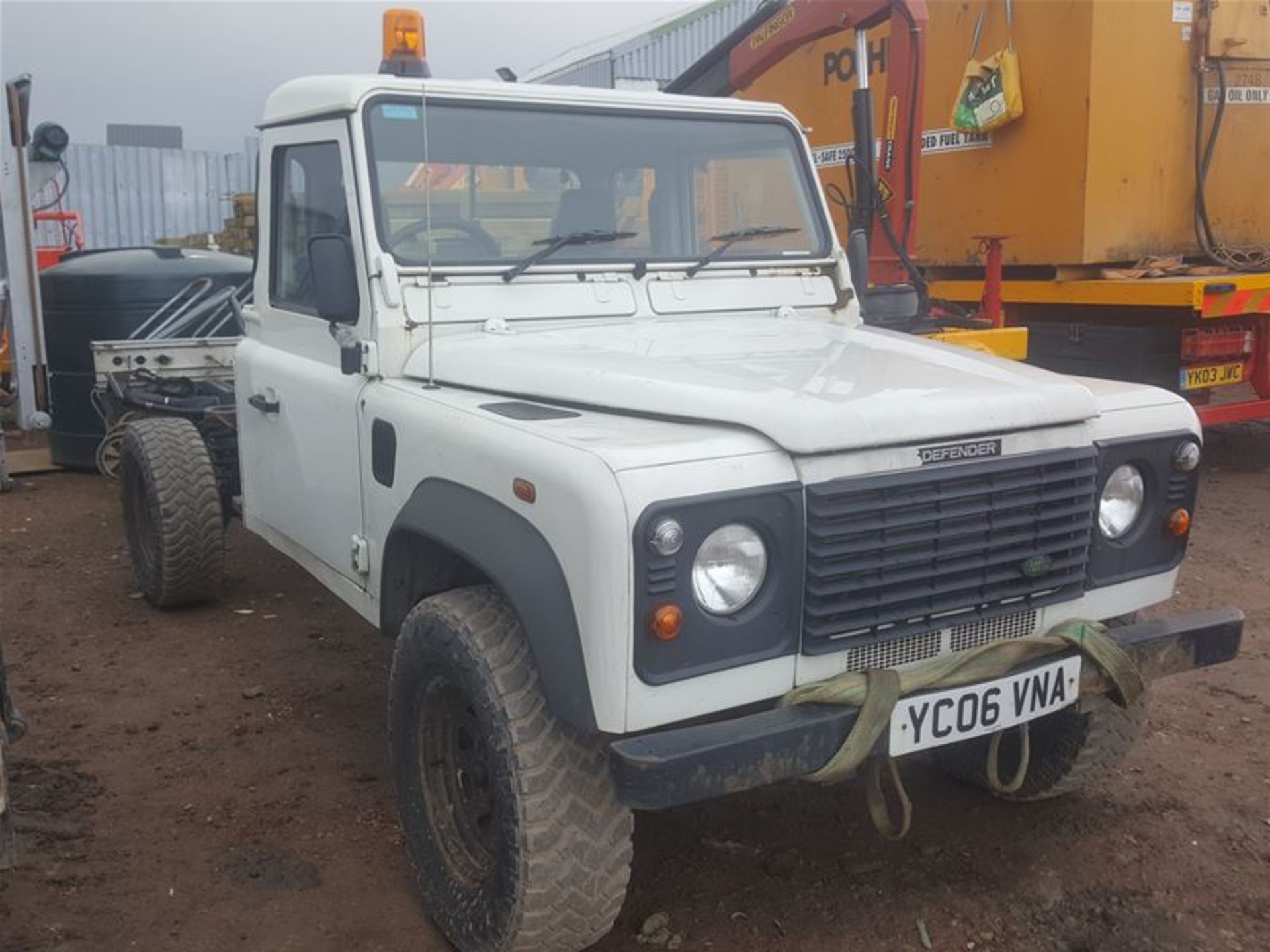 2006 / 06 LAND ROVER DEFENDER 130 TD5 Pick Up - Image 2 of 9