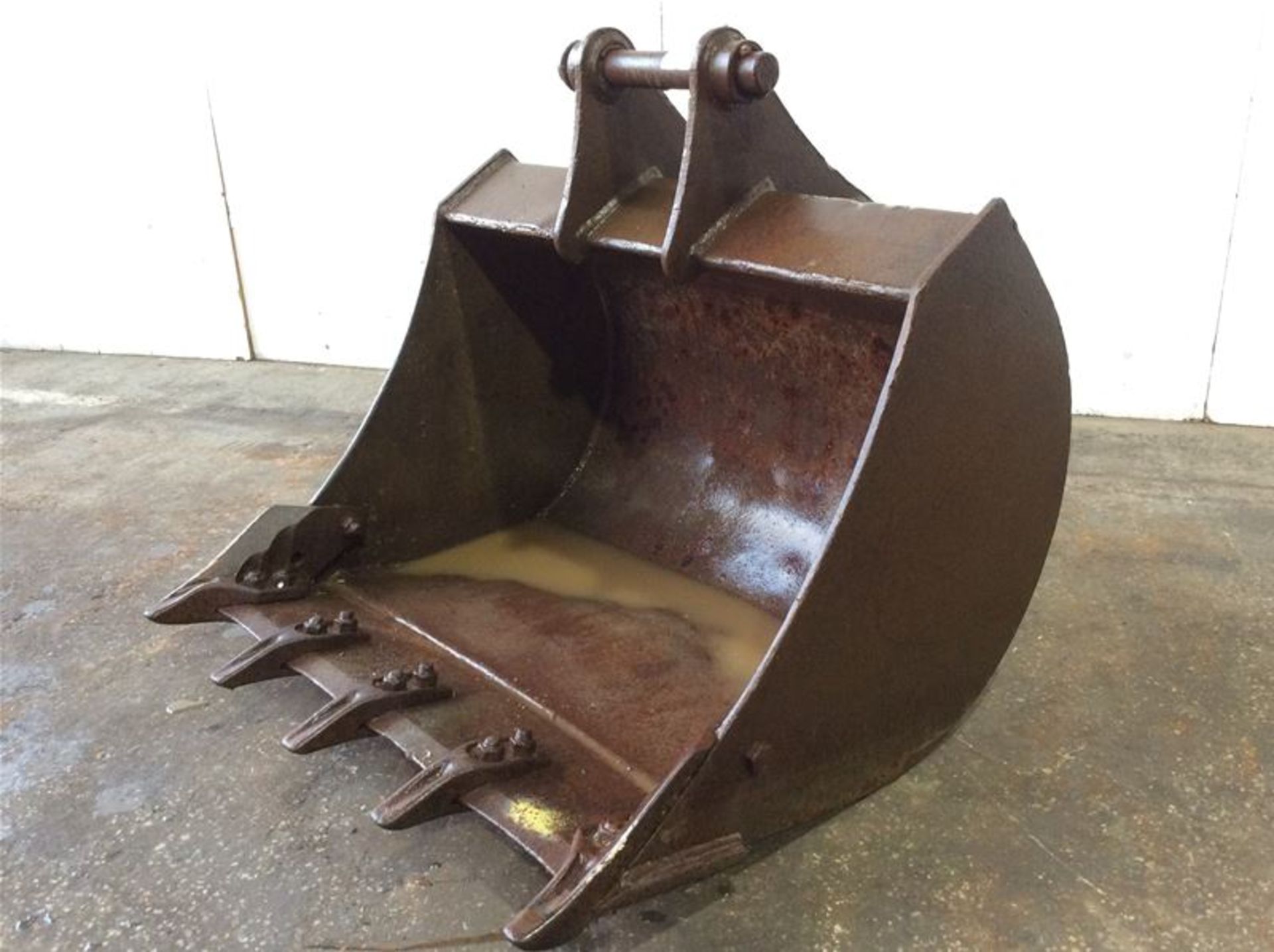 35INCH DIGGING BUCKET WITH TEETH