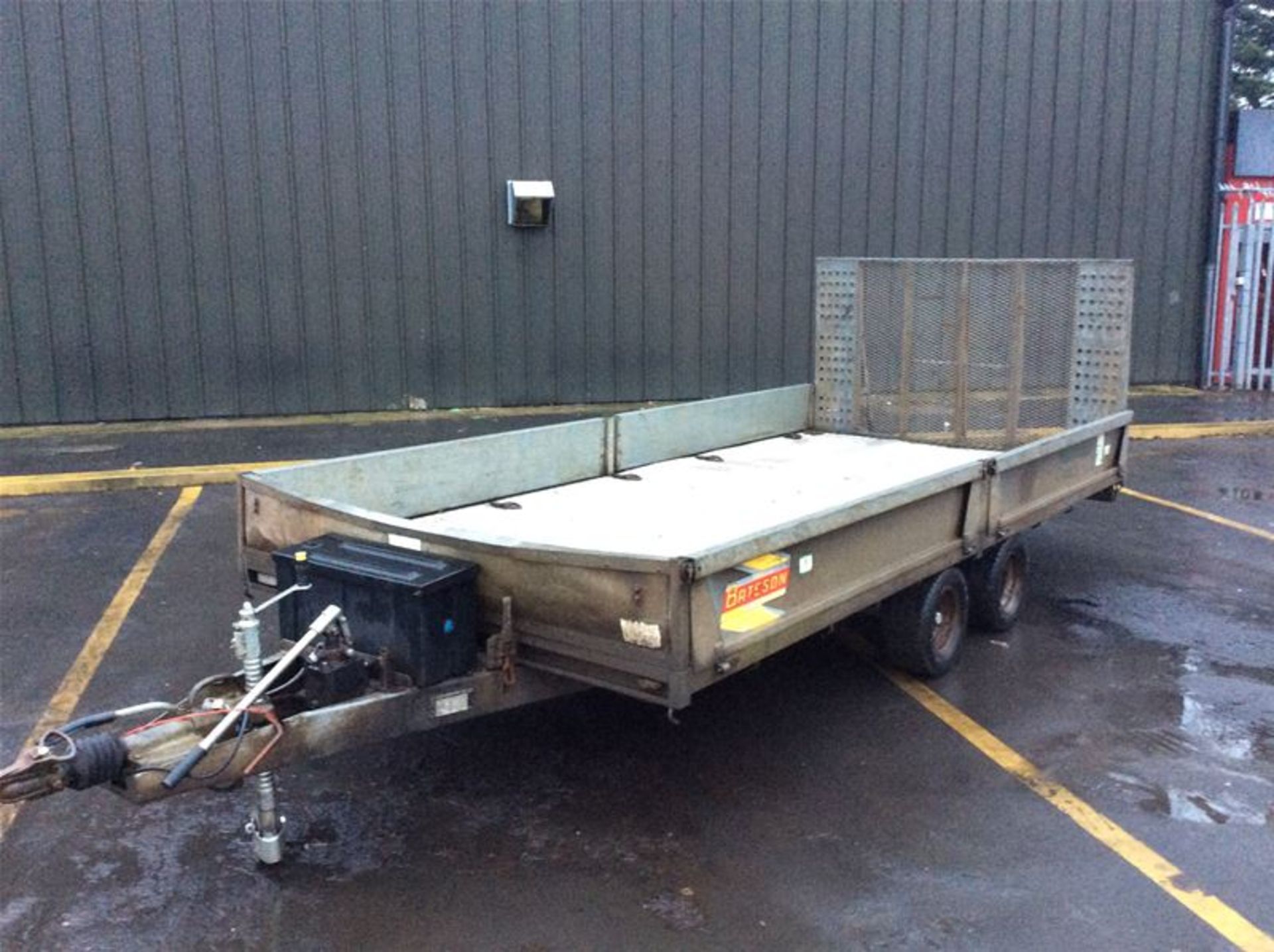 BATESON HYDRAULIC TILT TRAILER - 14 X 7 FT - GROSS WEIGHT 2750KG