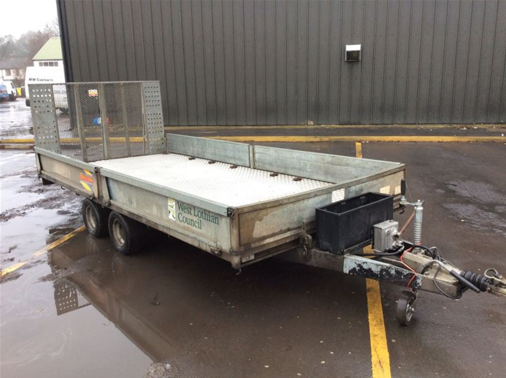 BATESON HYDRAULIC TILT TRAILER - 14 X 7 FT - GROSS WEIGHT 2750KG