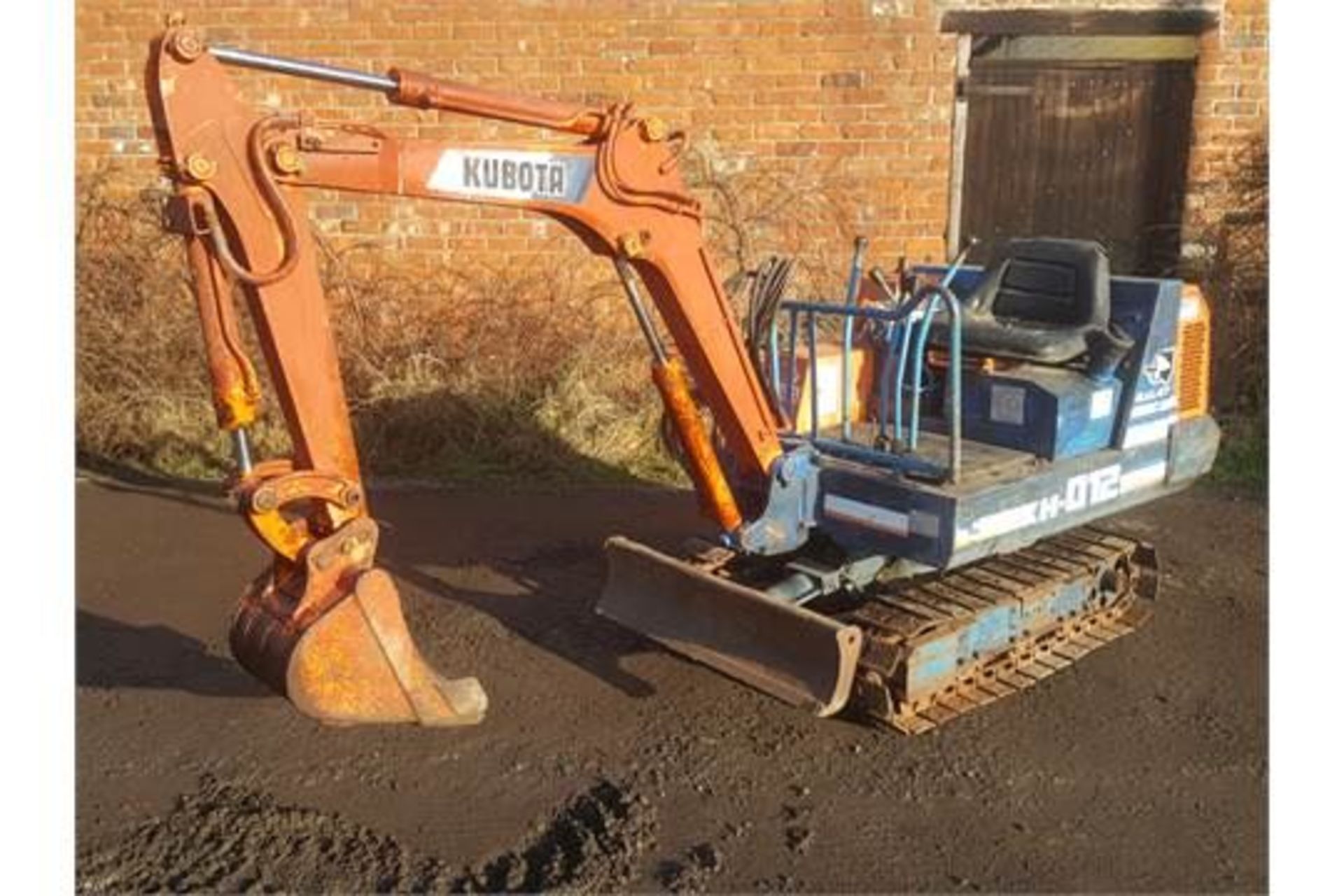 Kubota KH-012 Mini Digger / Steel Tracked Excavator