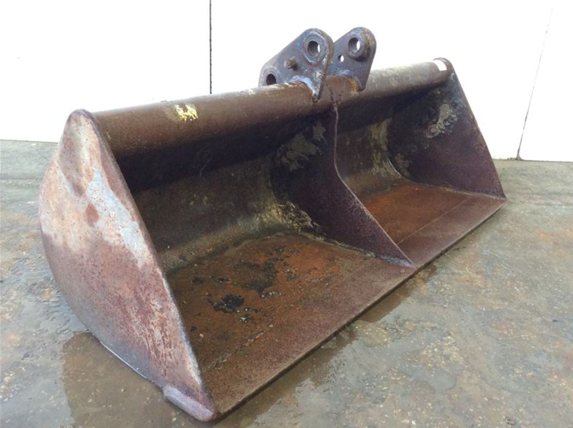 47INCH DITCHING / GRADING BUCKET - 1INCH PINS REQUIRED