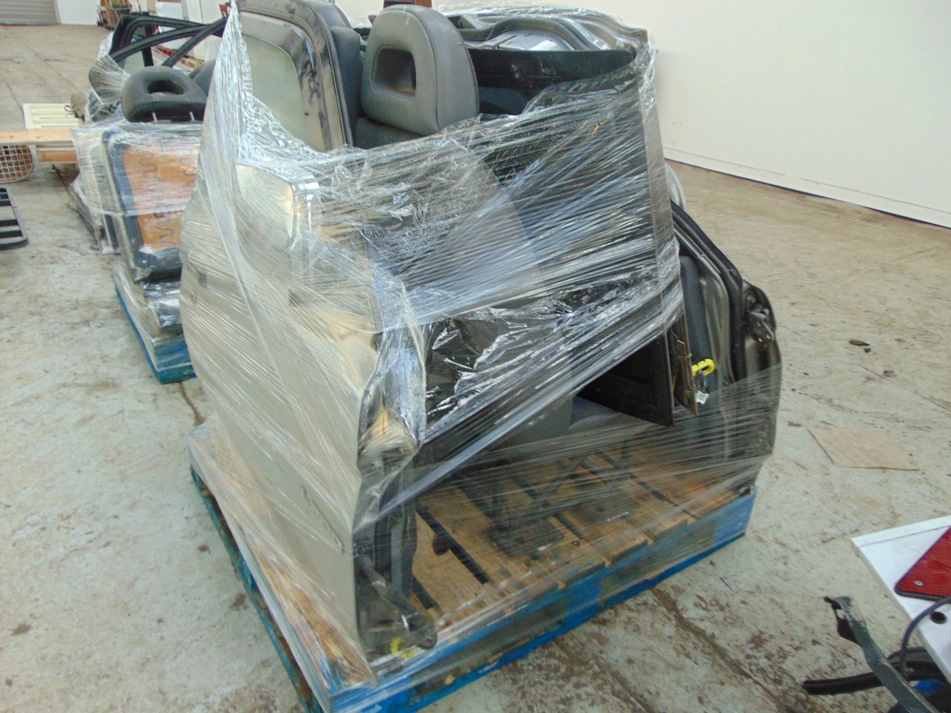L200 warrior doors in silver o/s front o/s rear n/s front n/s rear and tailgate - Image 3 of 12
