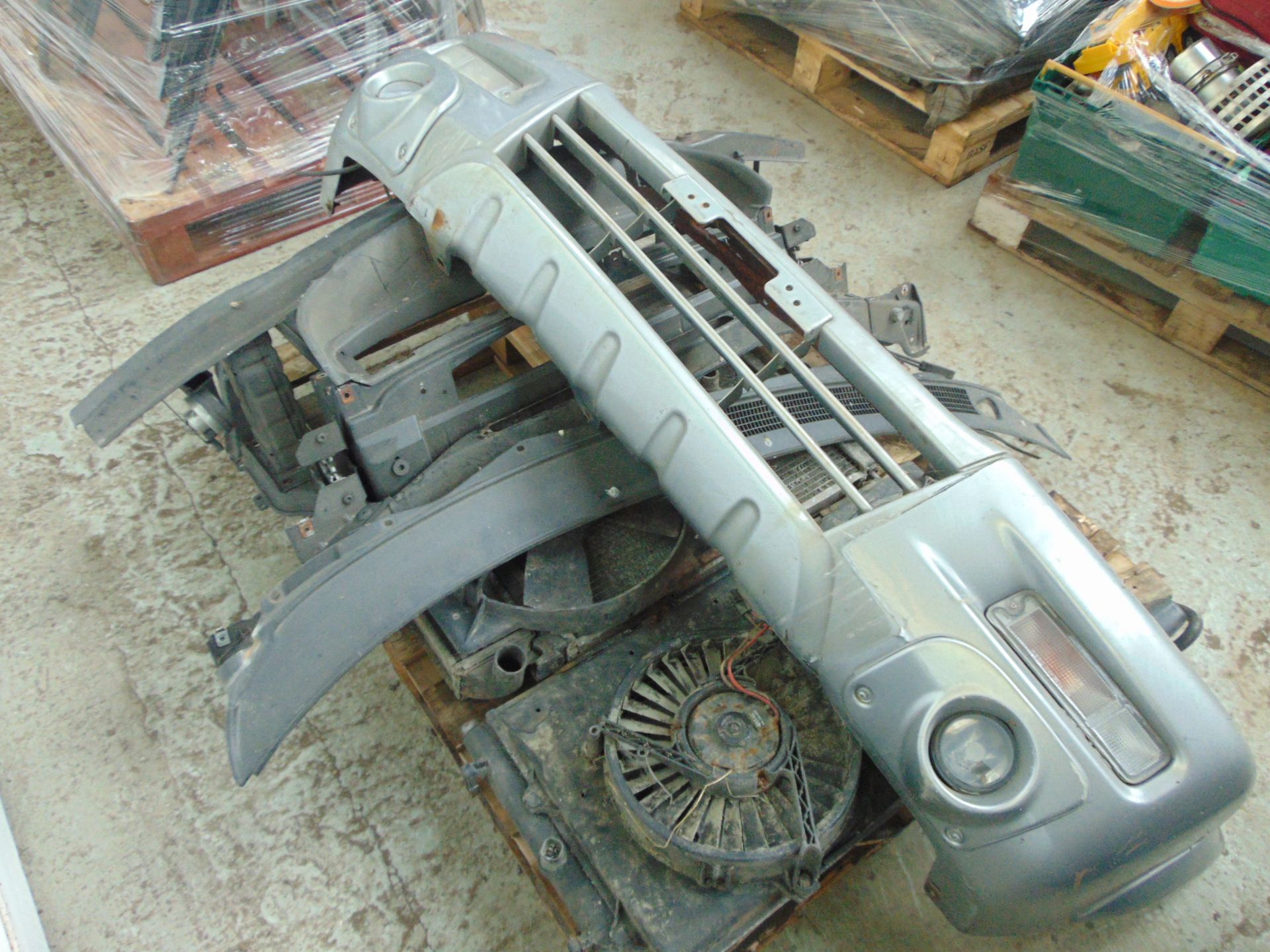 Pallet of mitubishi shogun parts- radiator- intercooler- front bumper- front panel- see images