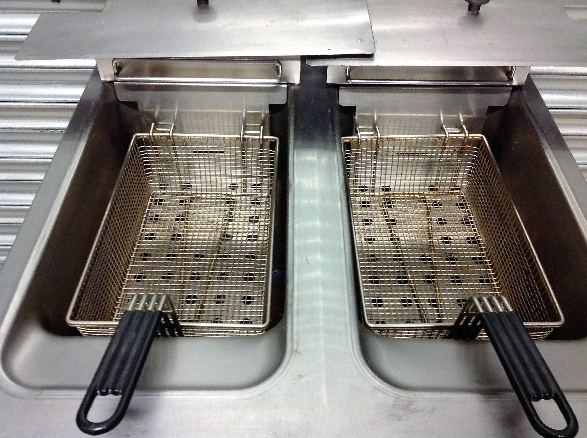Lincat Stainless Steel Double Deep Fat Fryer With Under Cupboard And Oil Bucket/Nozzle - Image 3 of 6