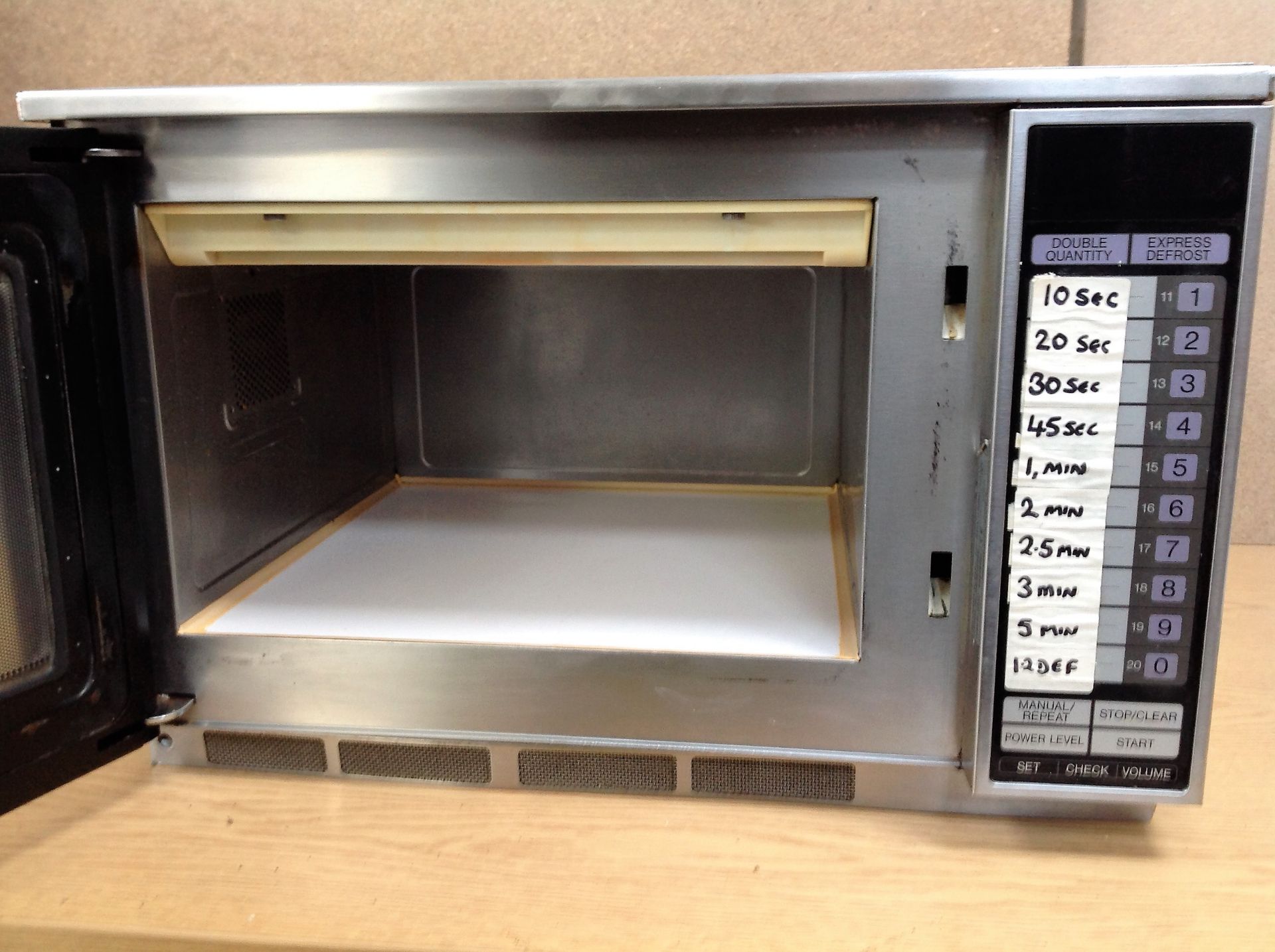 Sharp Commercial Stainless Steel Microwave Oven- Model: 1900W/R 24AT - Image 3 of 4