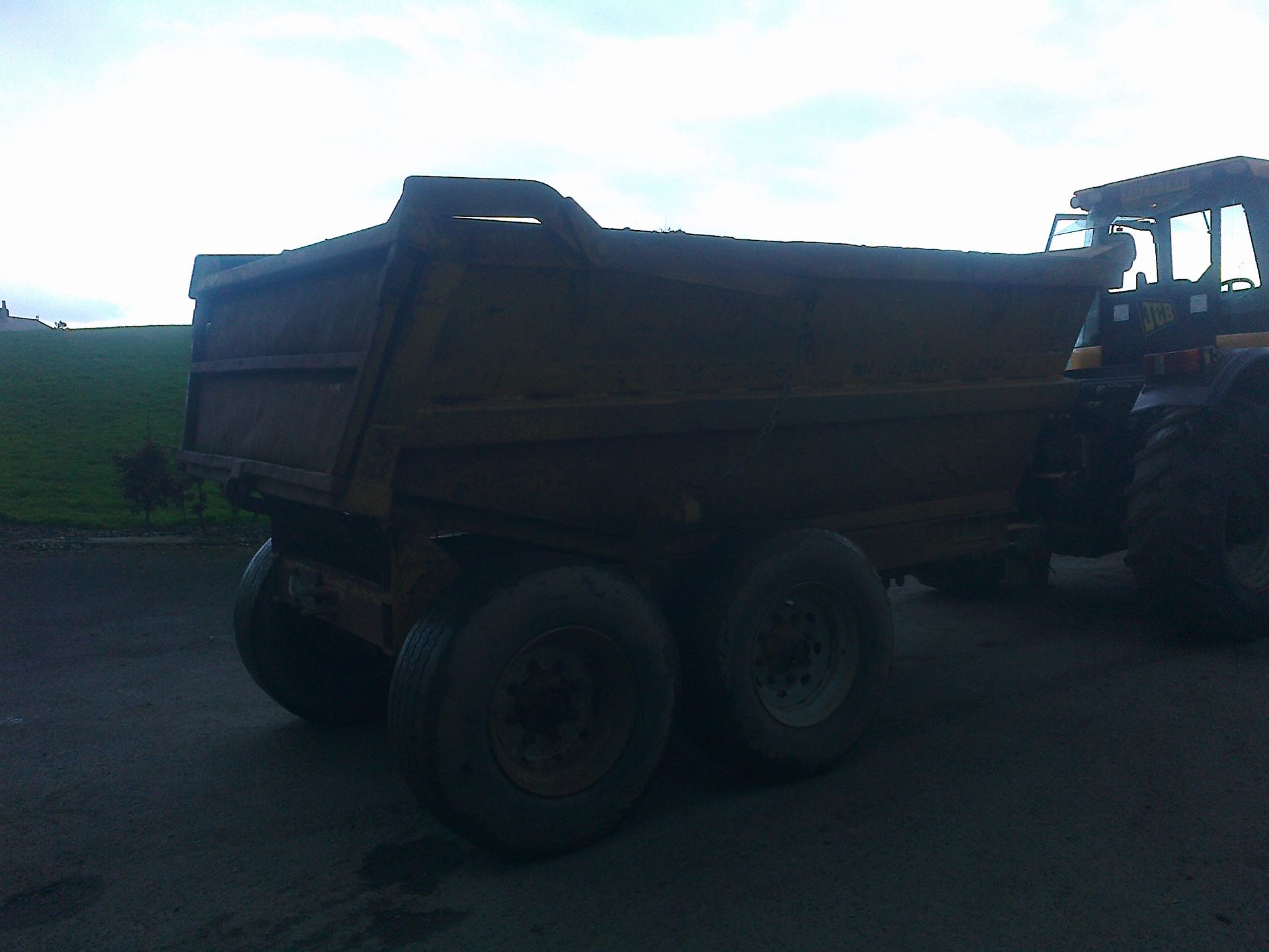 THOMPSON 14TON DUMP TRAILER - Image 8 of 12