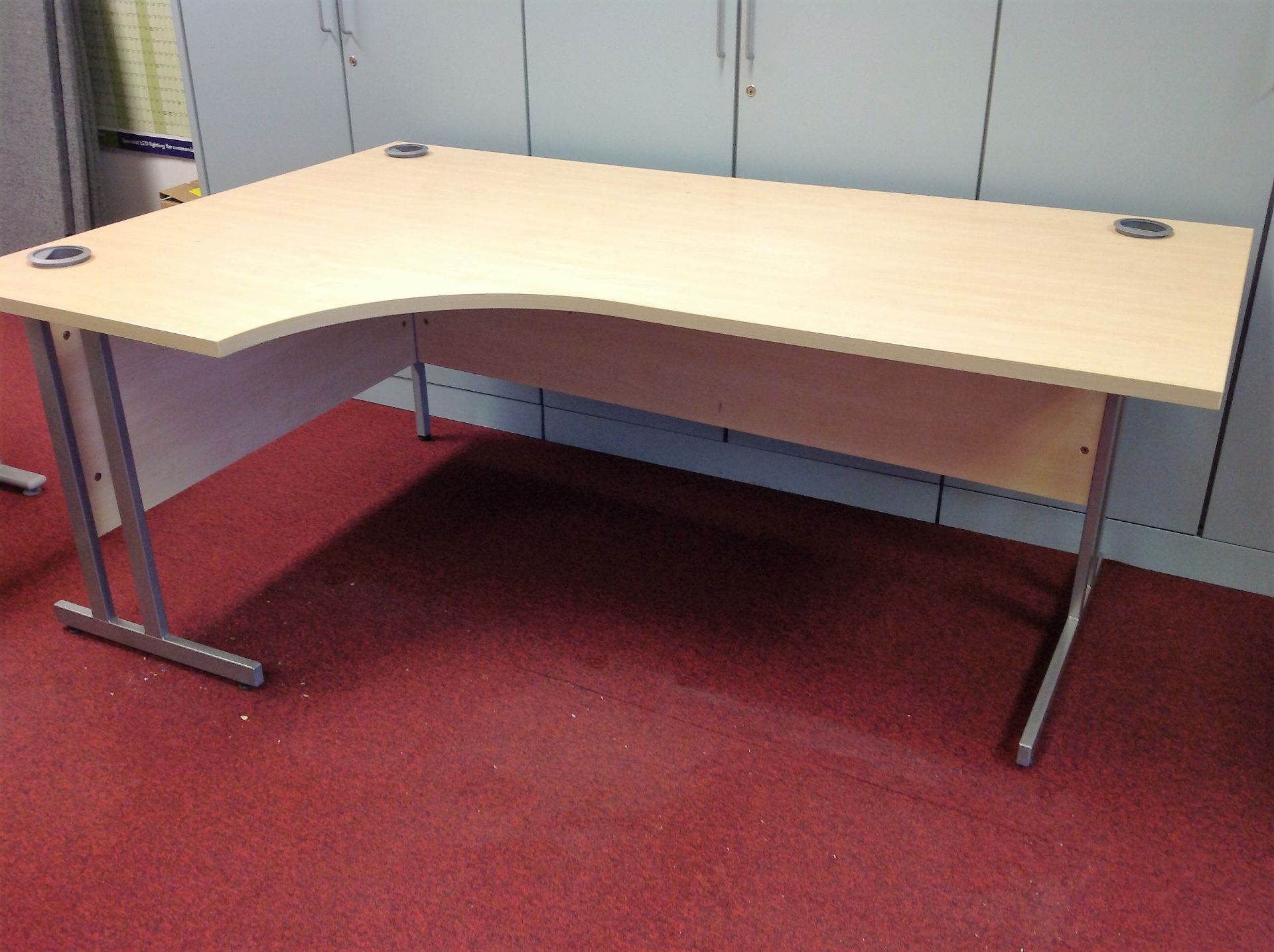 Corner Desk - Measurements: H: 73cm L: 160cm D: 120cm (17) - Image 2 of 2