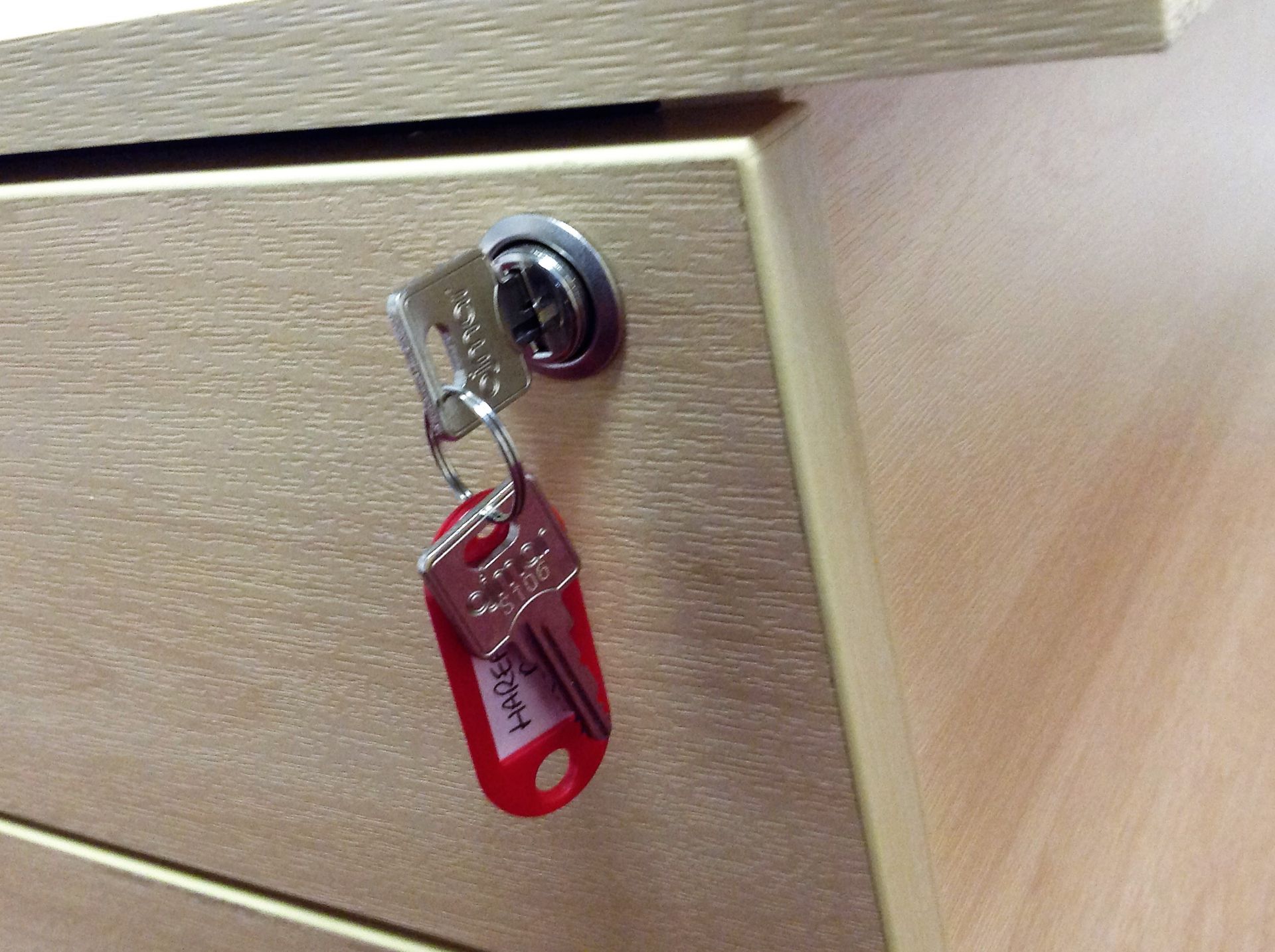 Rectangular Desk With Two Draw Unit Attached To The Right With Keys - Measurements: H: 72cm L: 160cm - Image 3 of 3