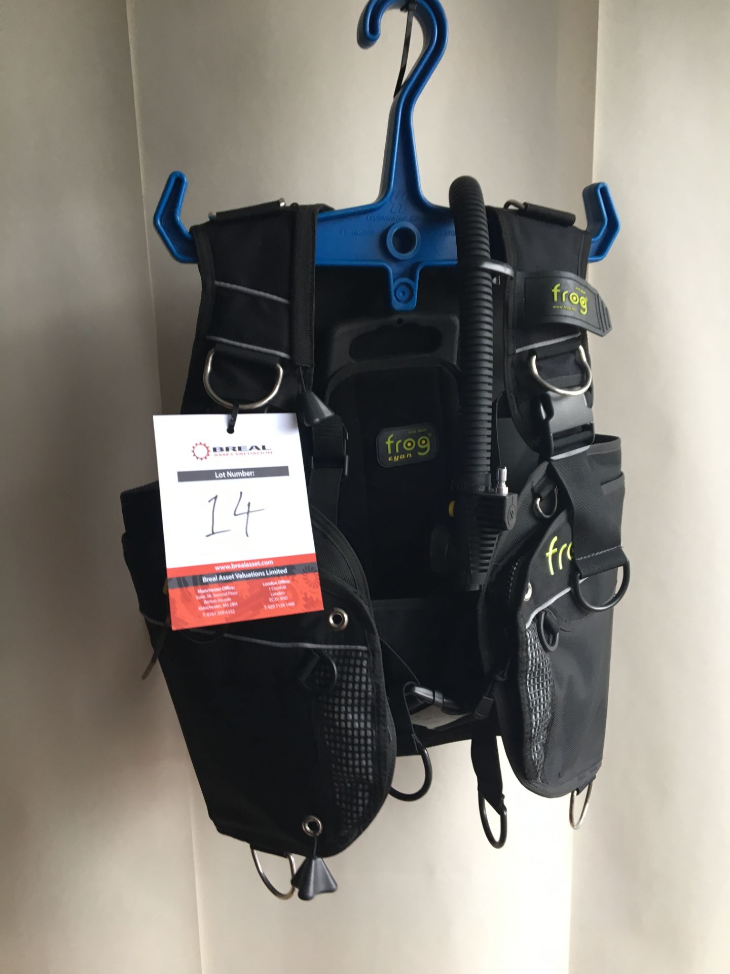 Frog Cyan BCD Dive Vest in black, no size (as new)
