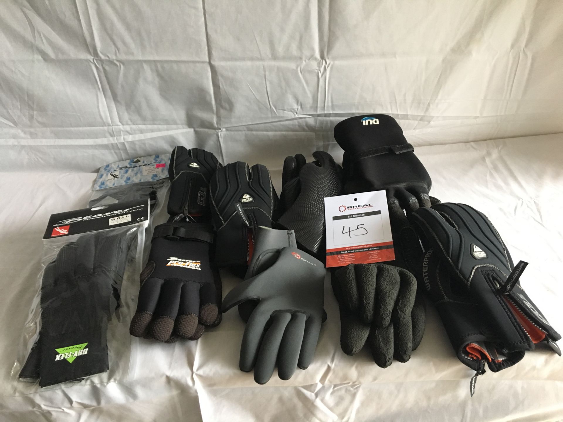 10 Pairs of assorted various size Gloves