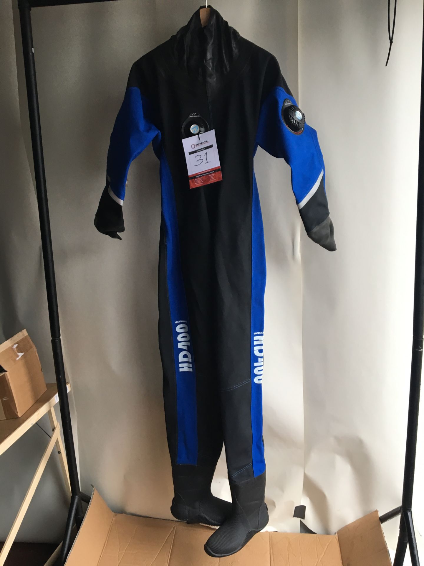 Oceanic HD400 Female Dry Suit, size M (new)