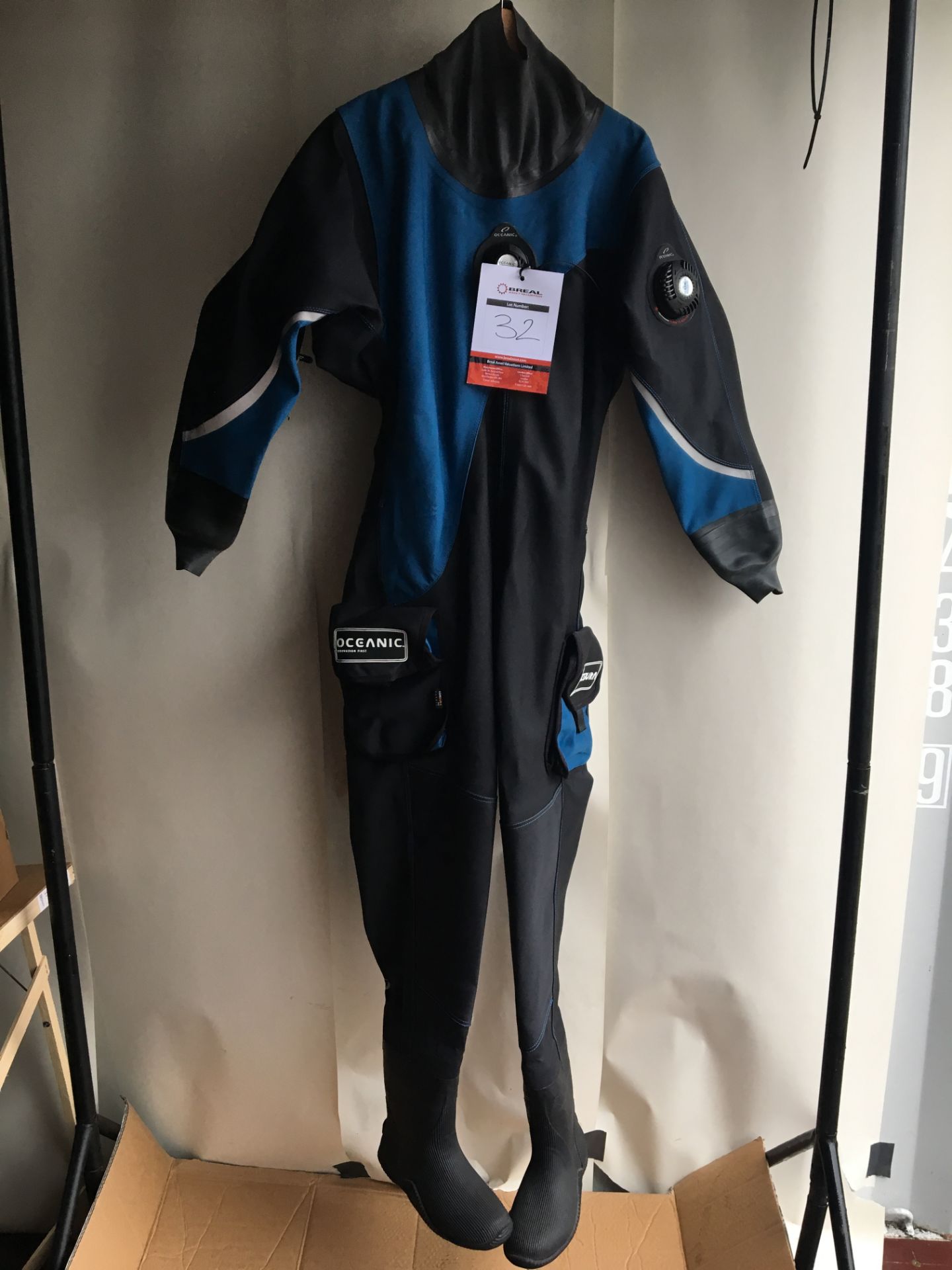 Oceanic Flexdura Female Dry Suit, size L (new)