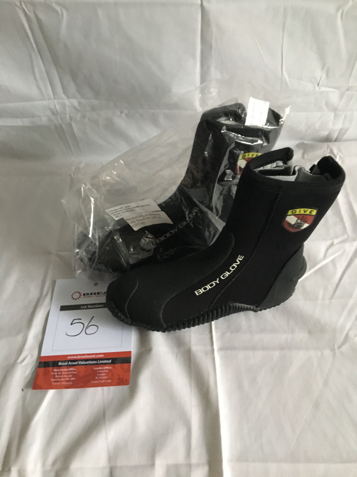 Pair of Body Glove EX 6.5mm Thermo Lined Boots in black camo, size 5 (new)